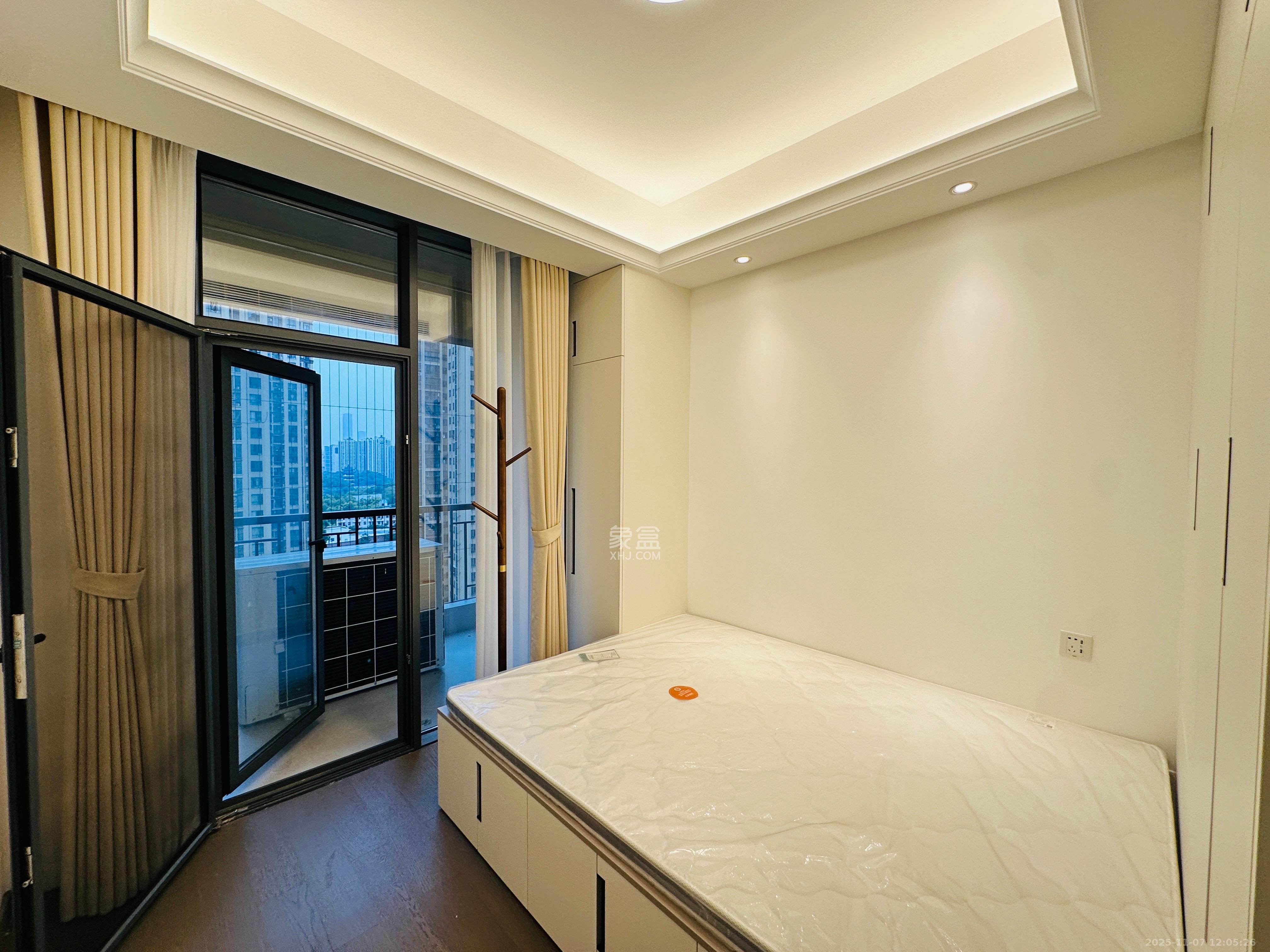 新力铂园（江山云著）  3室2厅1卫    4200.0元/月室内图