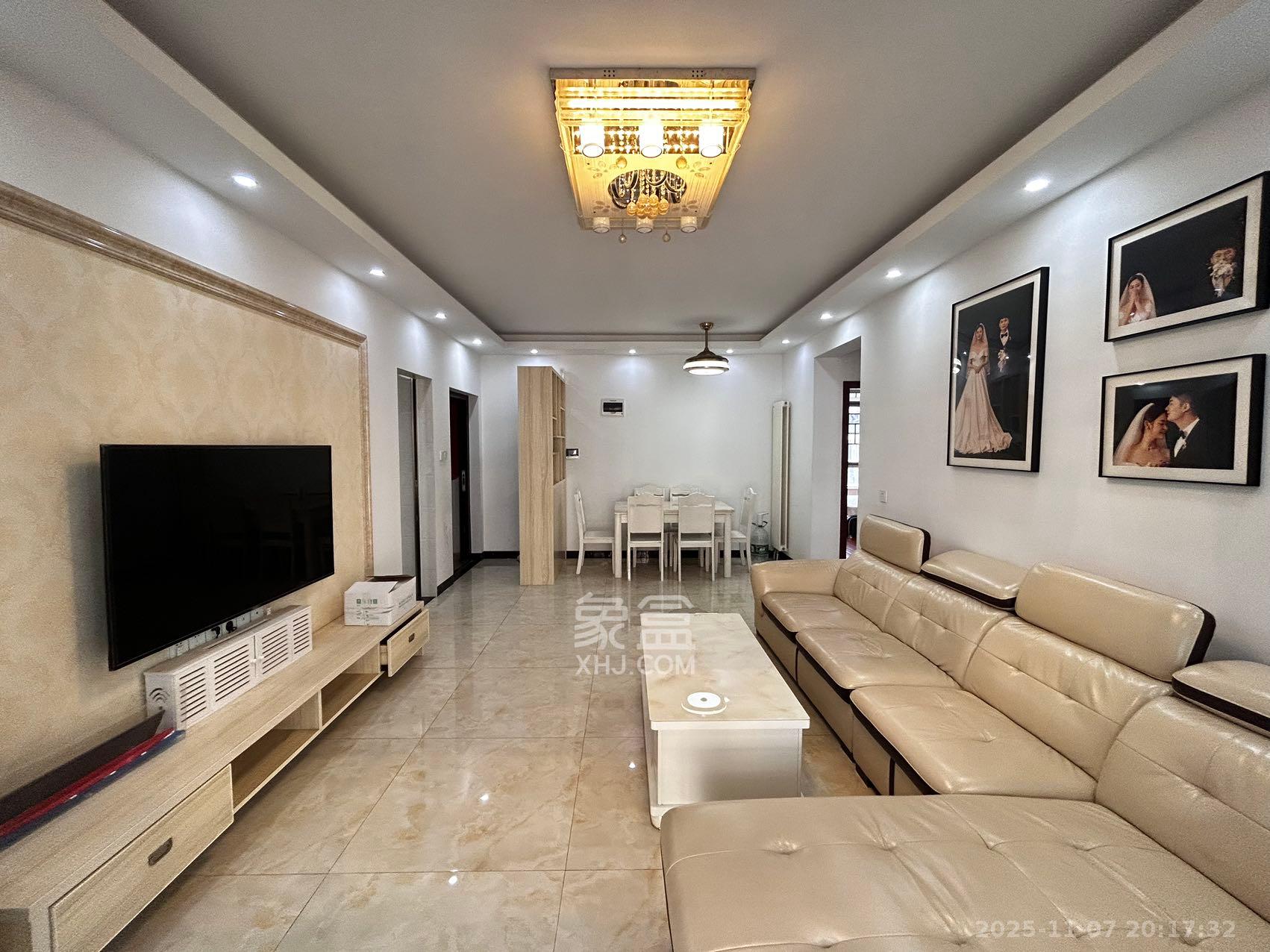 怡海星城  3室2厅1卫    1900.0元/月室内图