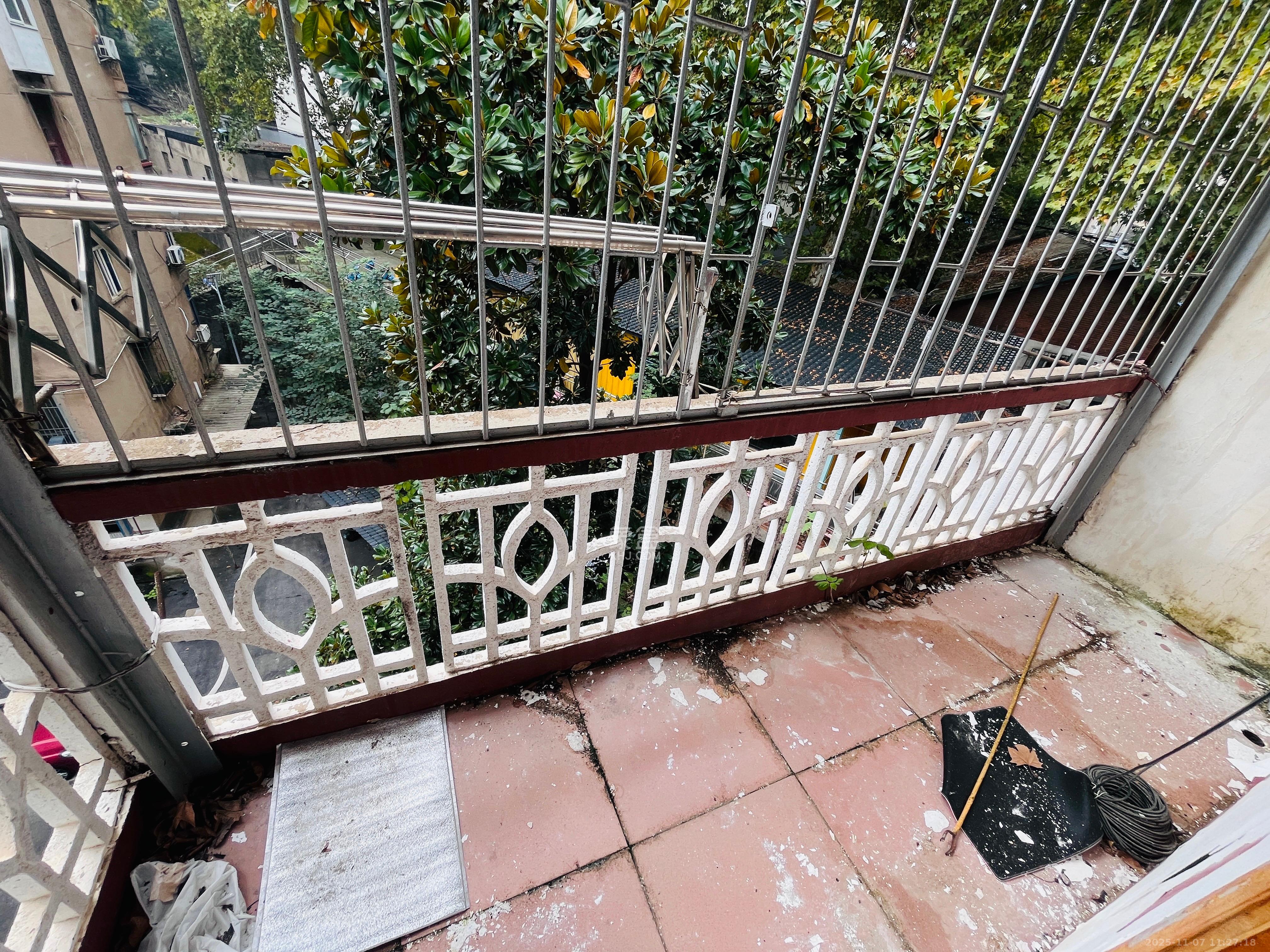 东瓜山二村  1室1厅1卫    1000.0元/月室内图