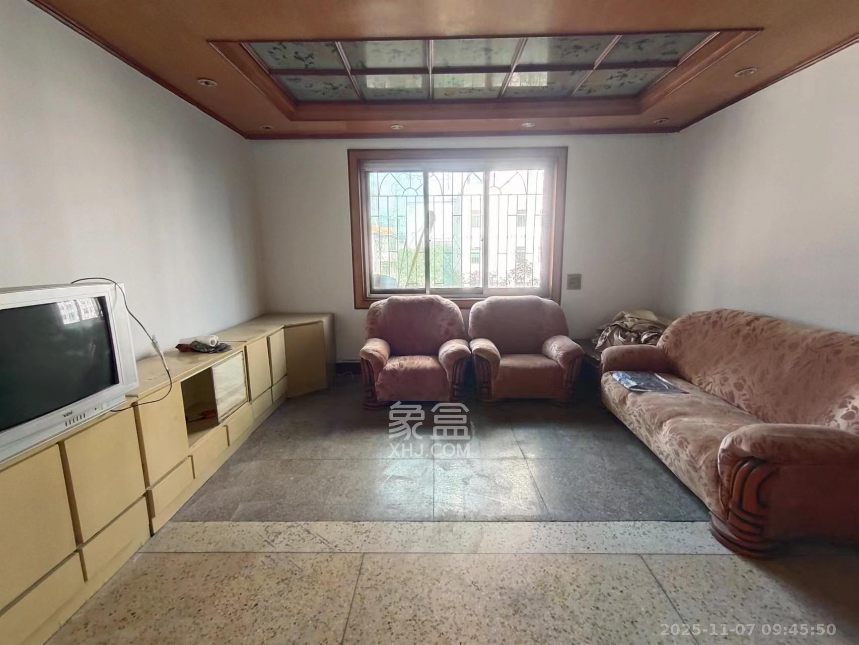 向韶村 1室0厅0卫 2100.0元/月 向韶村 1室0厅0卫 2100.0元/月室内图