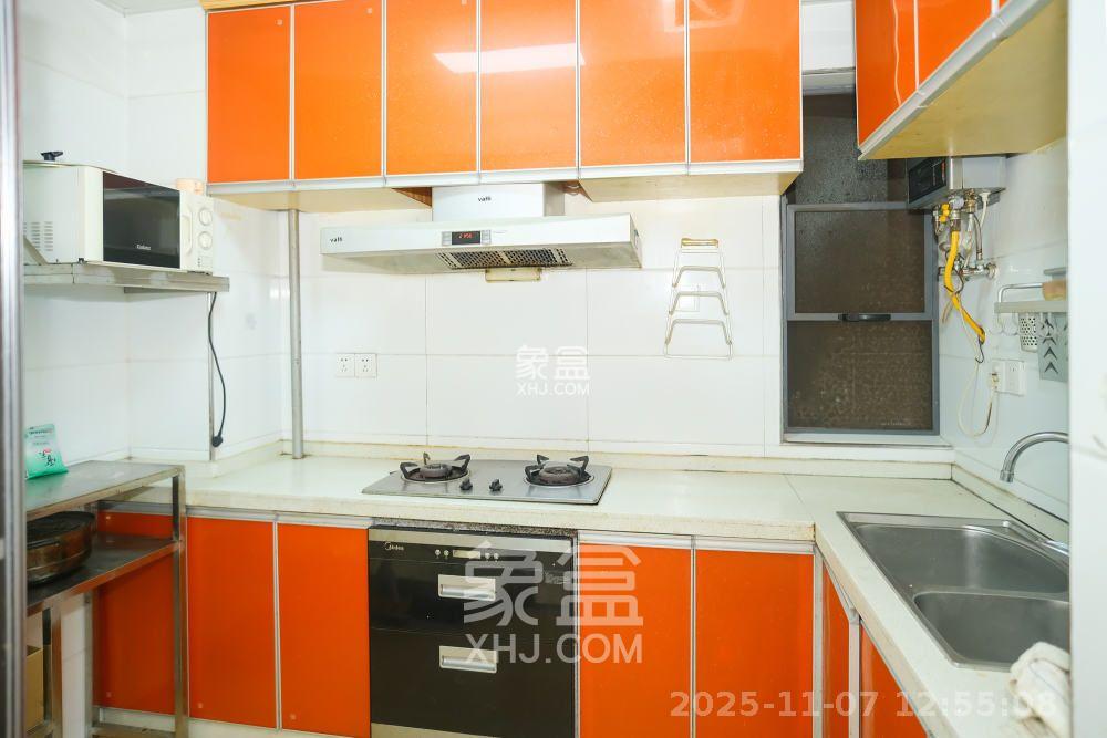 盛地尊域  1室2厅1卫    2000.0元/月室内图