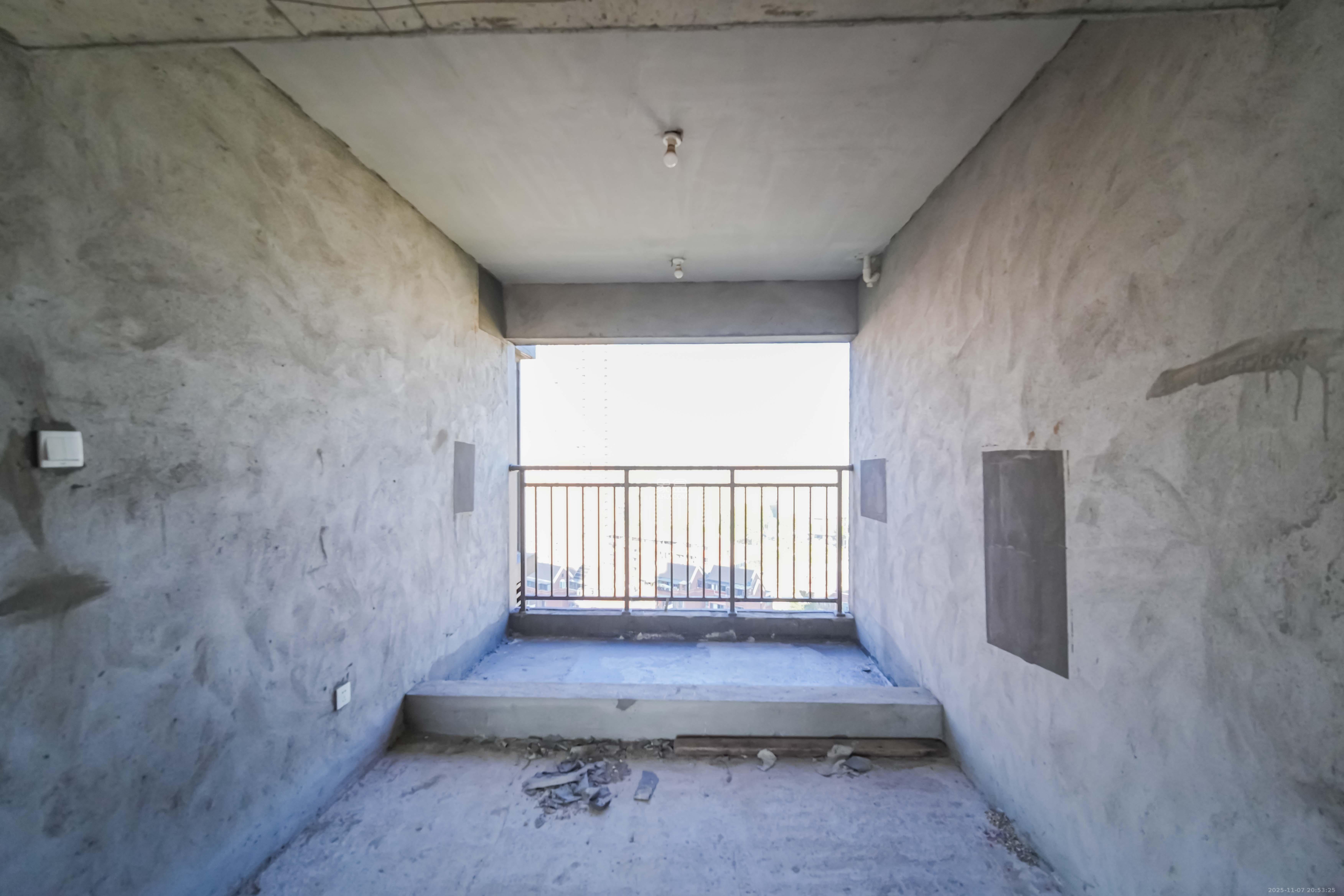 京武浪琴山一、二期  5室2厅2卫    268.0万其他