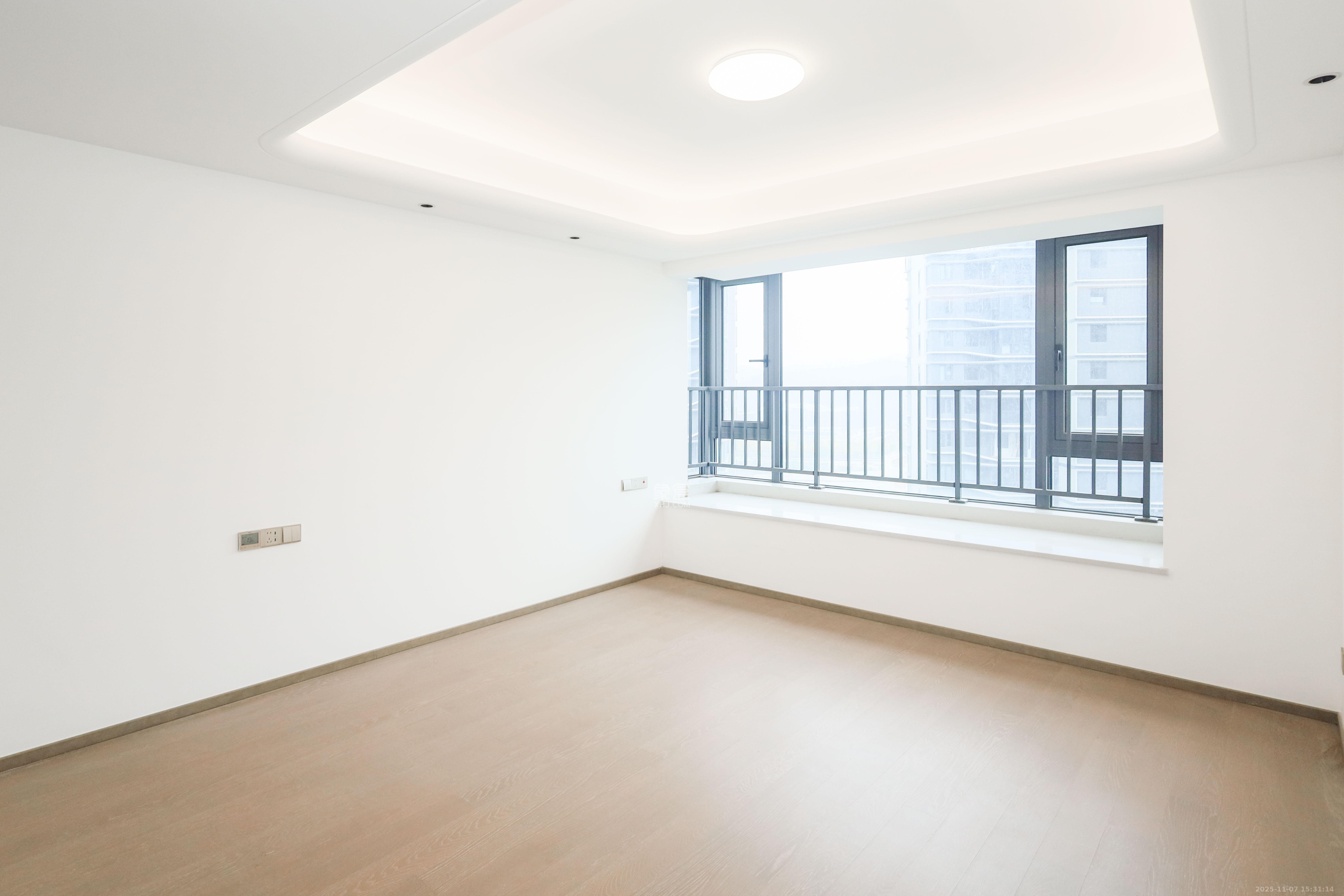 绿城招商桂语雲峯 4室2厅2卫 308.0万 绿城招商桂语雲峯 4室2厅2卫 308.0万卧室