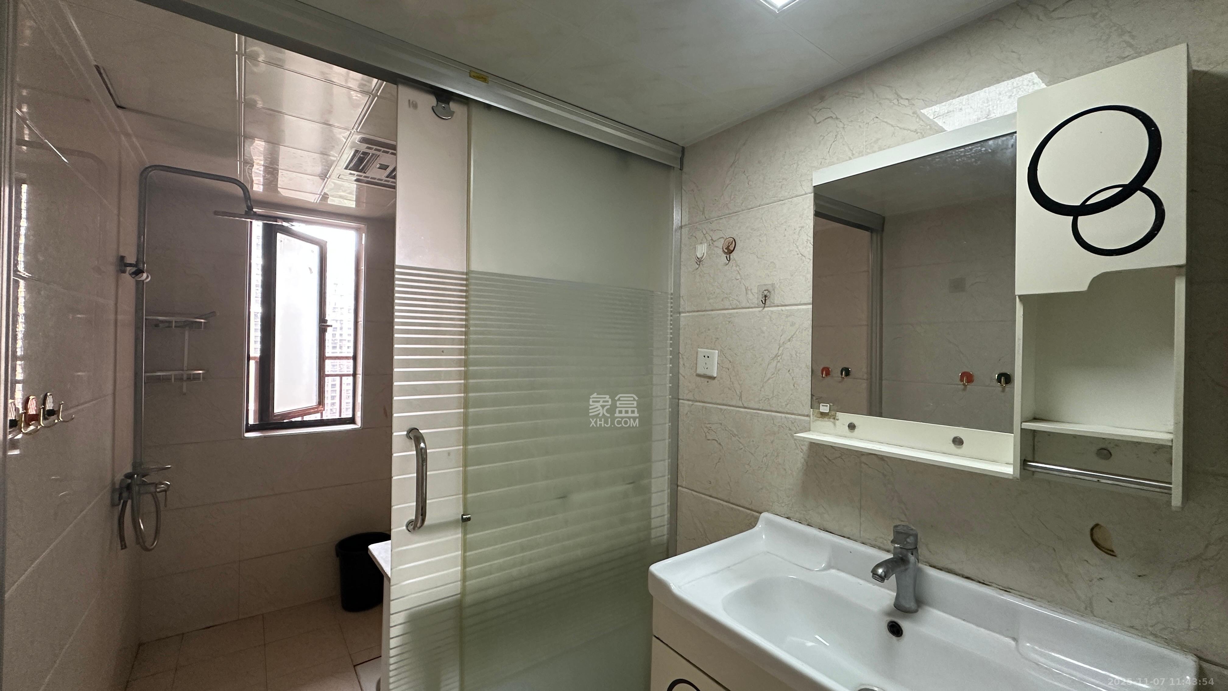 新城国际花都 3室2厅2卫 1800.0元/月 新城国际花都 3室2厅2卫 1800.0元/月室内图