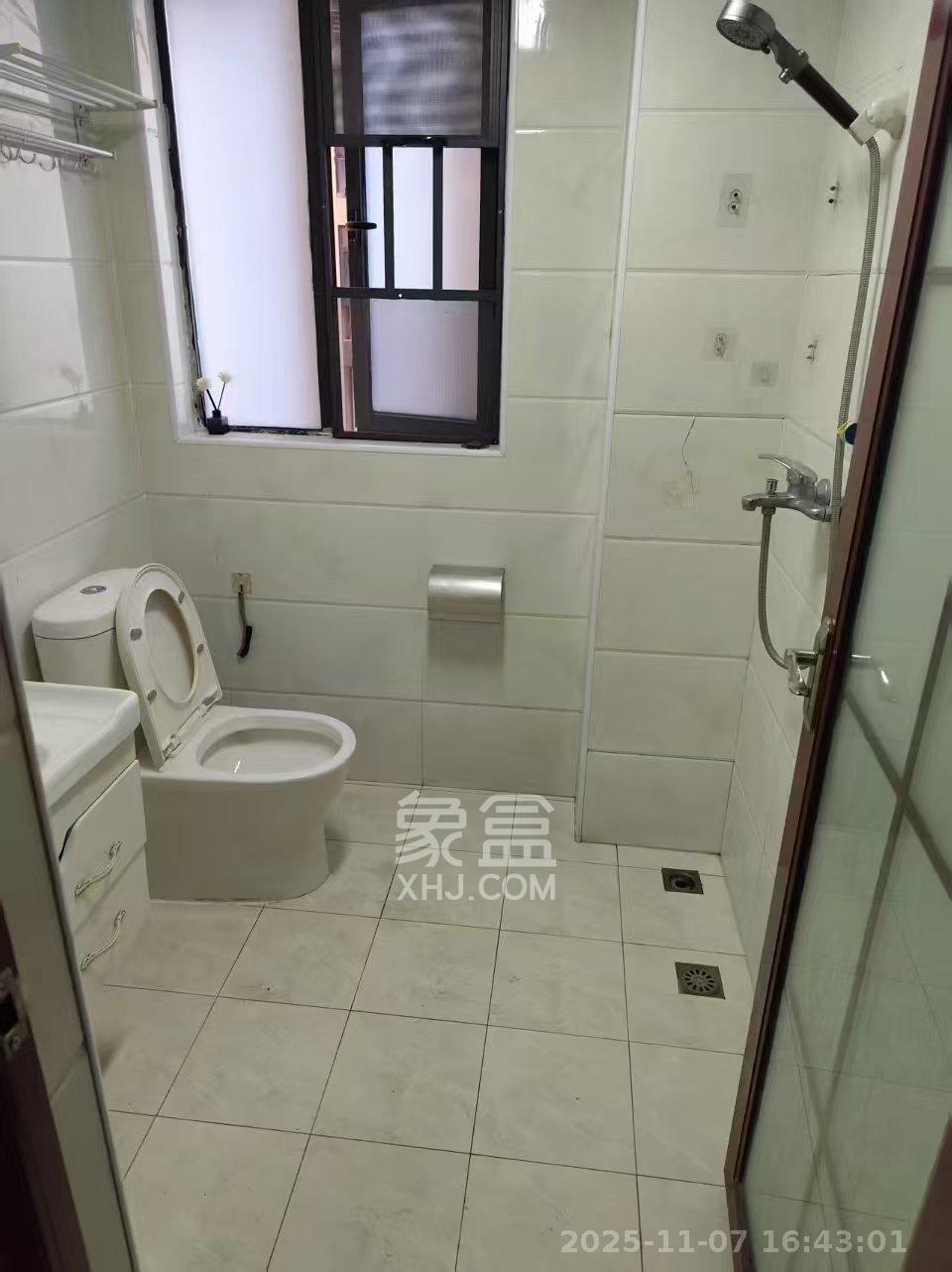 长房半岛蓝湾(观山月) 2室2厅1卫 1700.0元/月 长房半岛蓝湾(观山月) 2室2厅1卫 1700.0元/月室内图