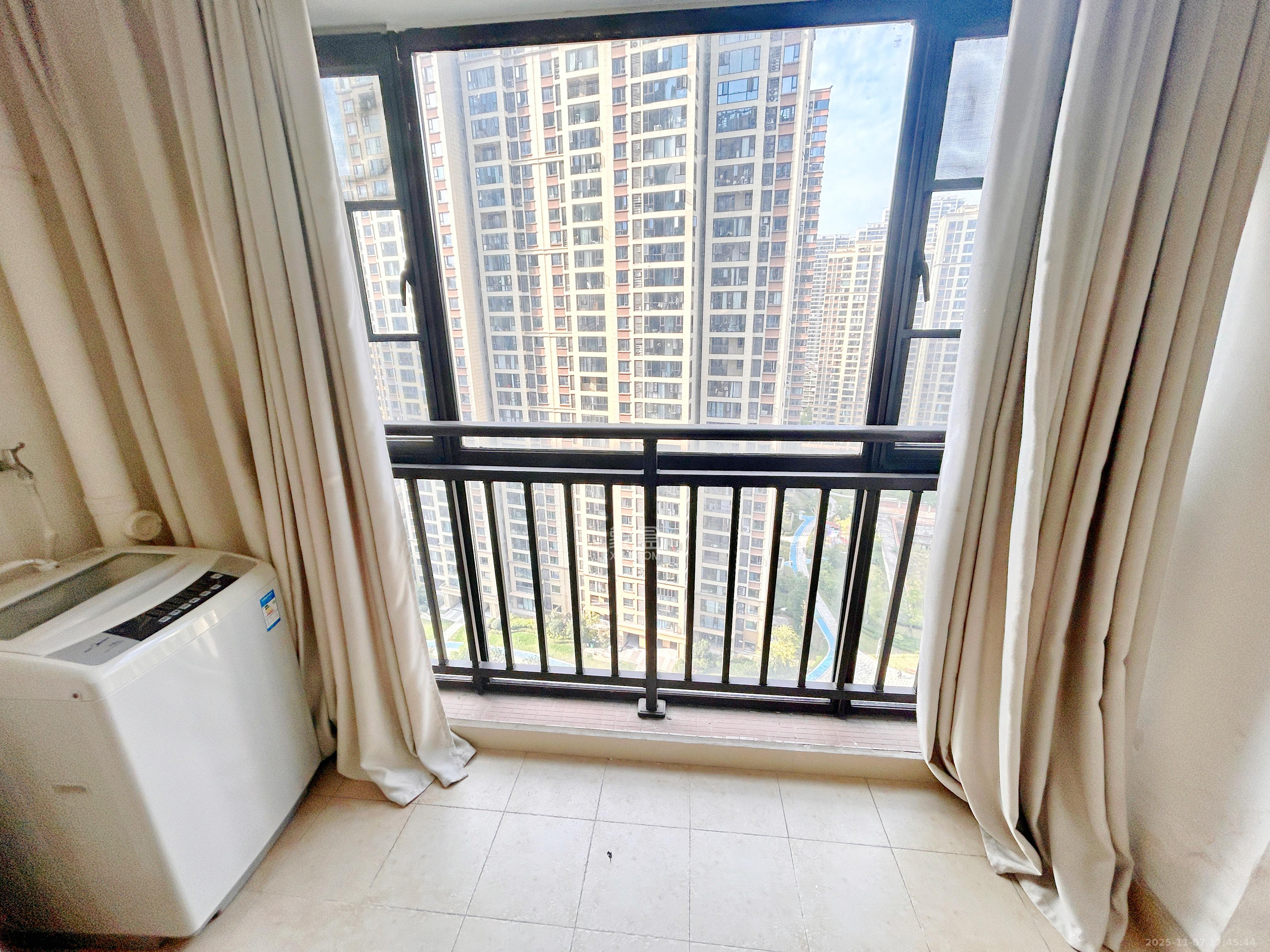 五江天街北区  1室1厅1卫    1200.0元/月室内图