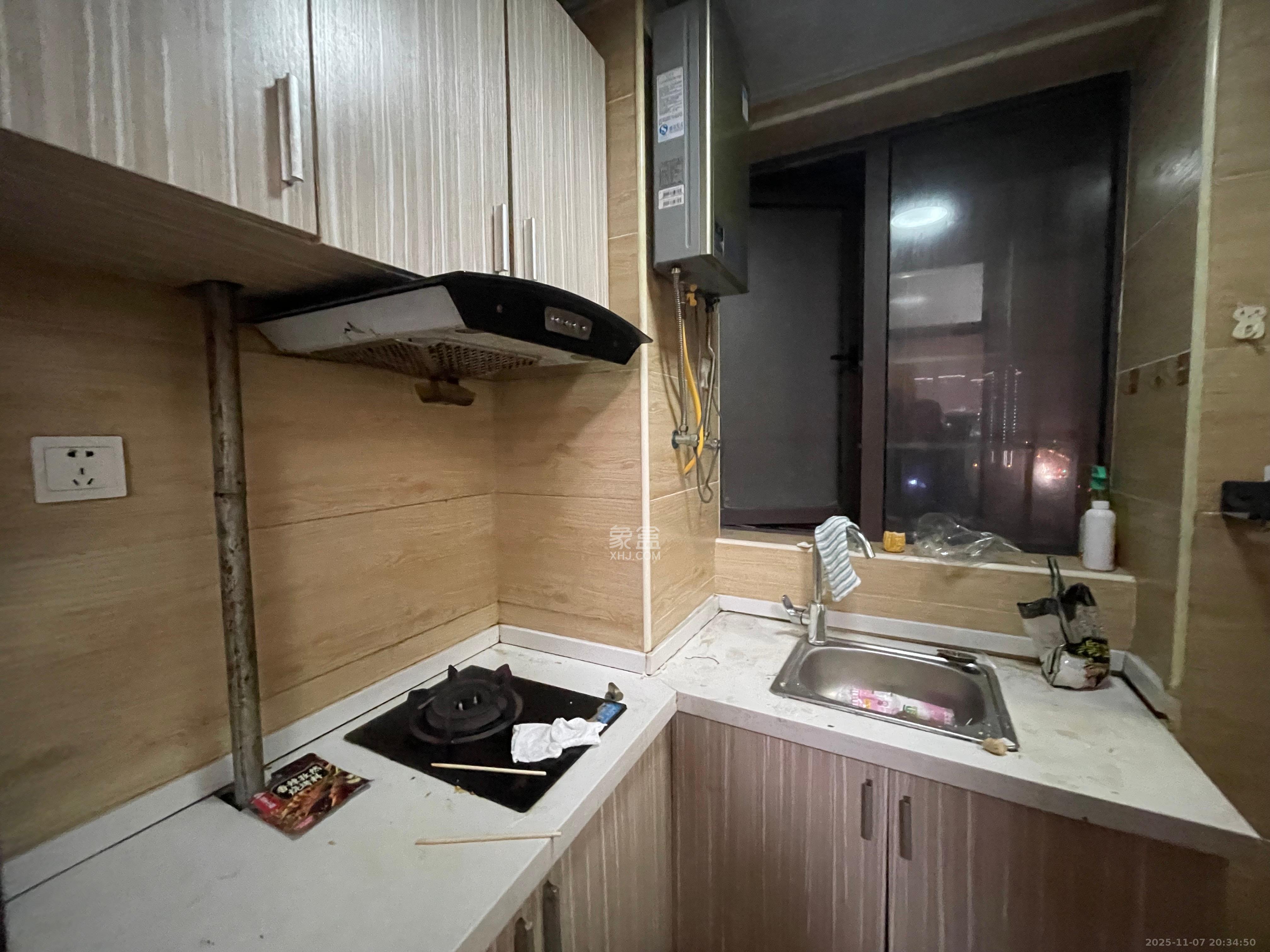 同鑫家园 1室1厅1卫 1400.0元/月 同鑫家园 1室1厅1卫 1400.0元/月室内图