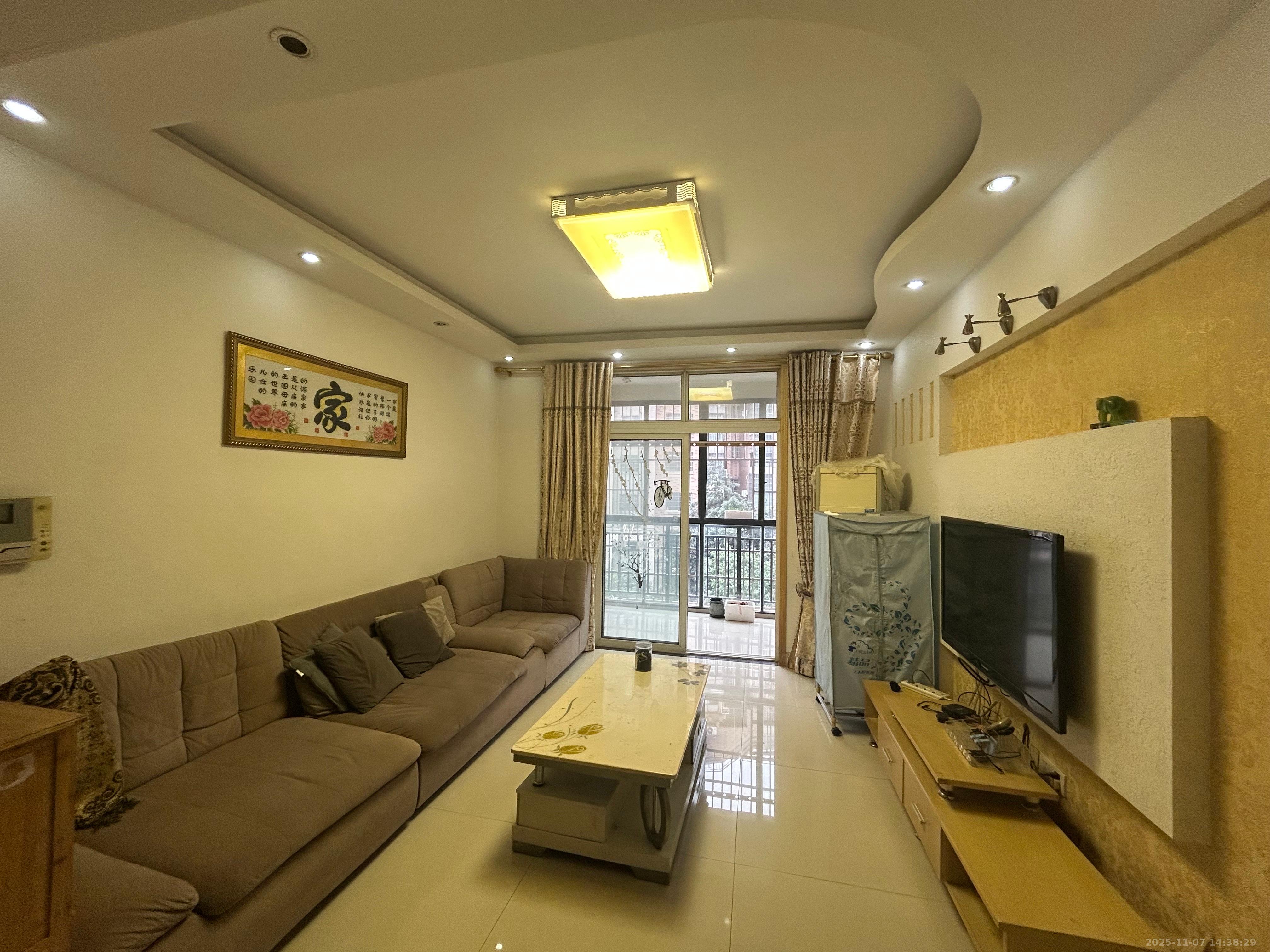 山水湾  3室2厅1卫    1600.0元/月室内图1