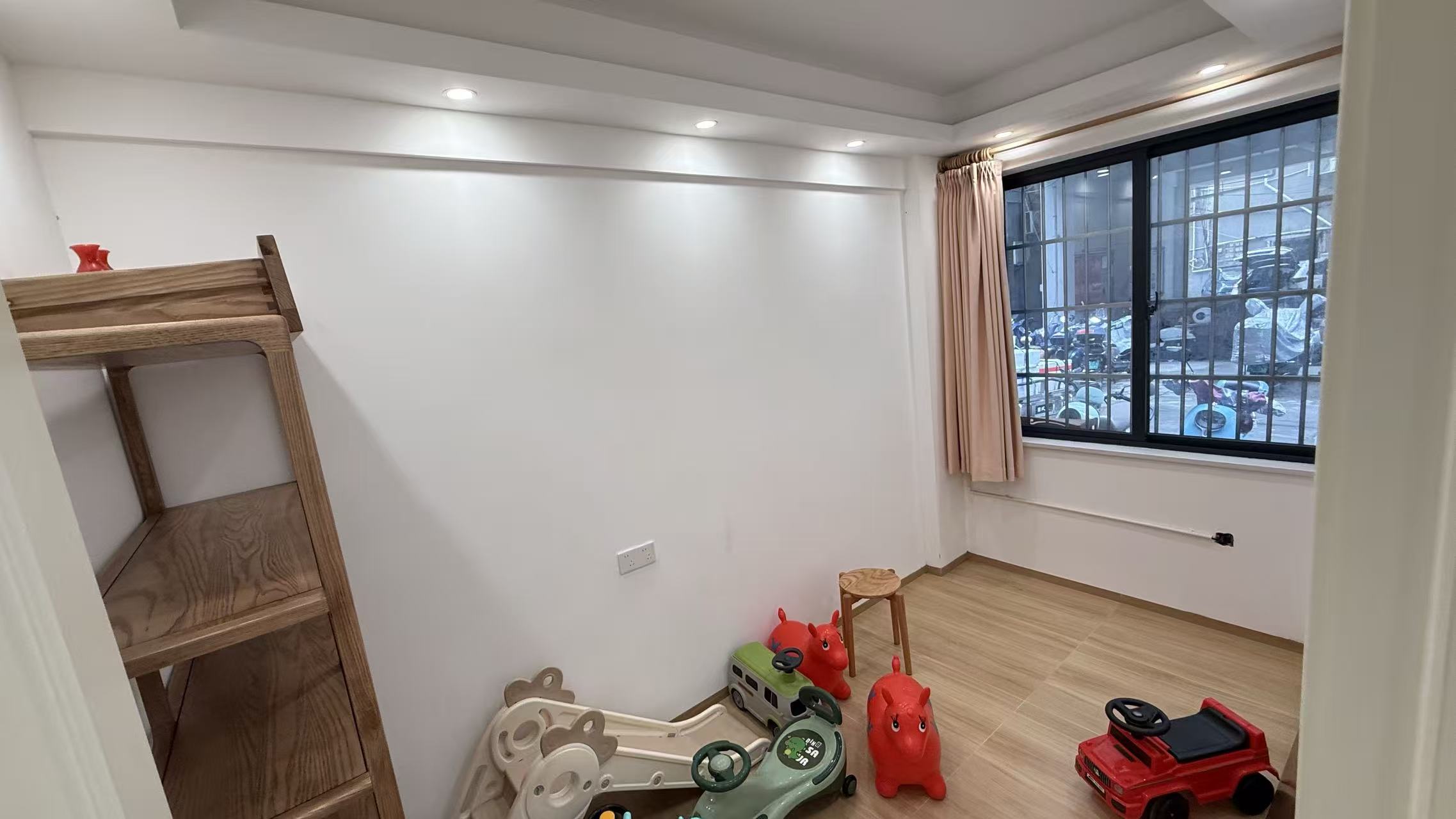 琼山食品厂宿舍 3室2厅1卫 90.0万 琼山食品厂宿舍 3室2厅1卫 90.0万客厅