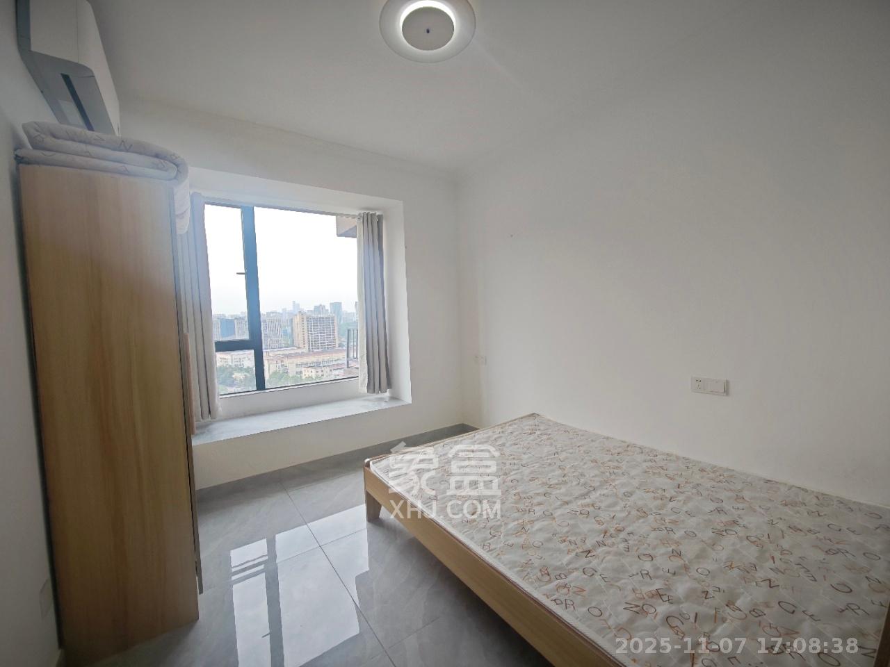 长房云公馆  3室2厅2卫    2500.0元/月室内图