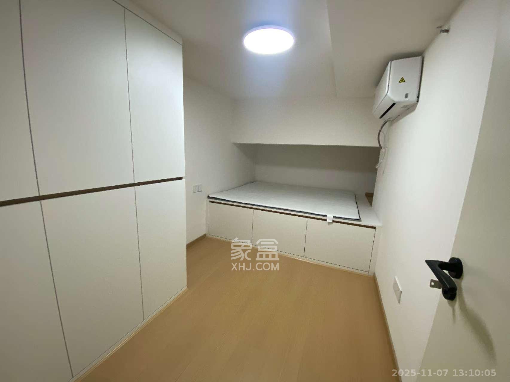 世茂璀璨天城公寓  2室1厅1卫    2200.0元/月室内图