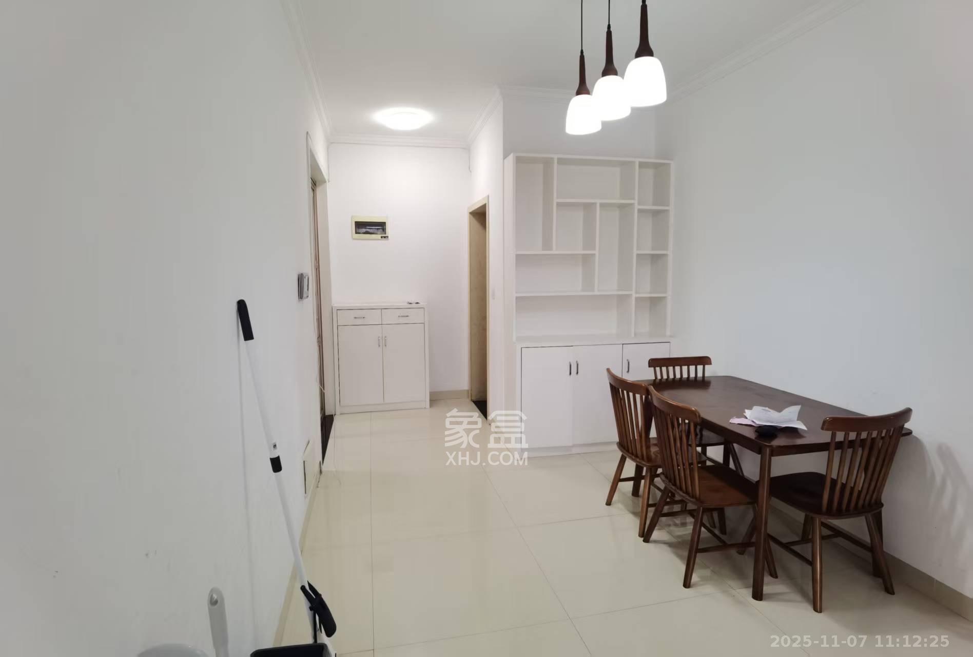 长盛岚庭  3室2厅2卫    2500.0元/月室内图