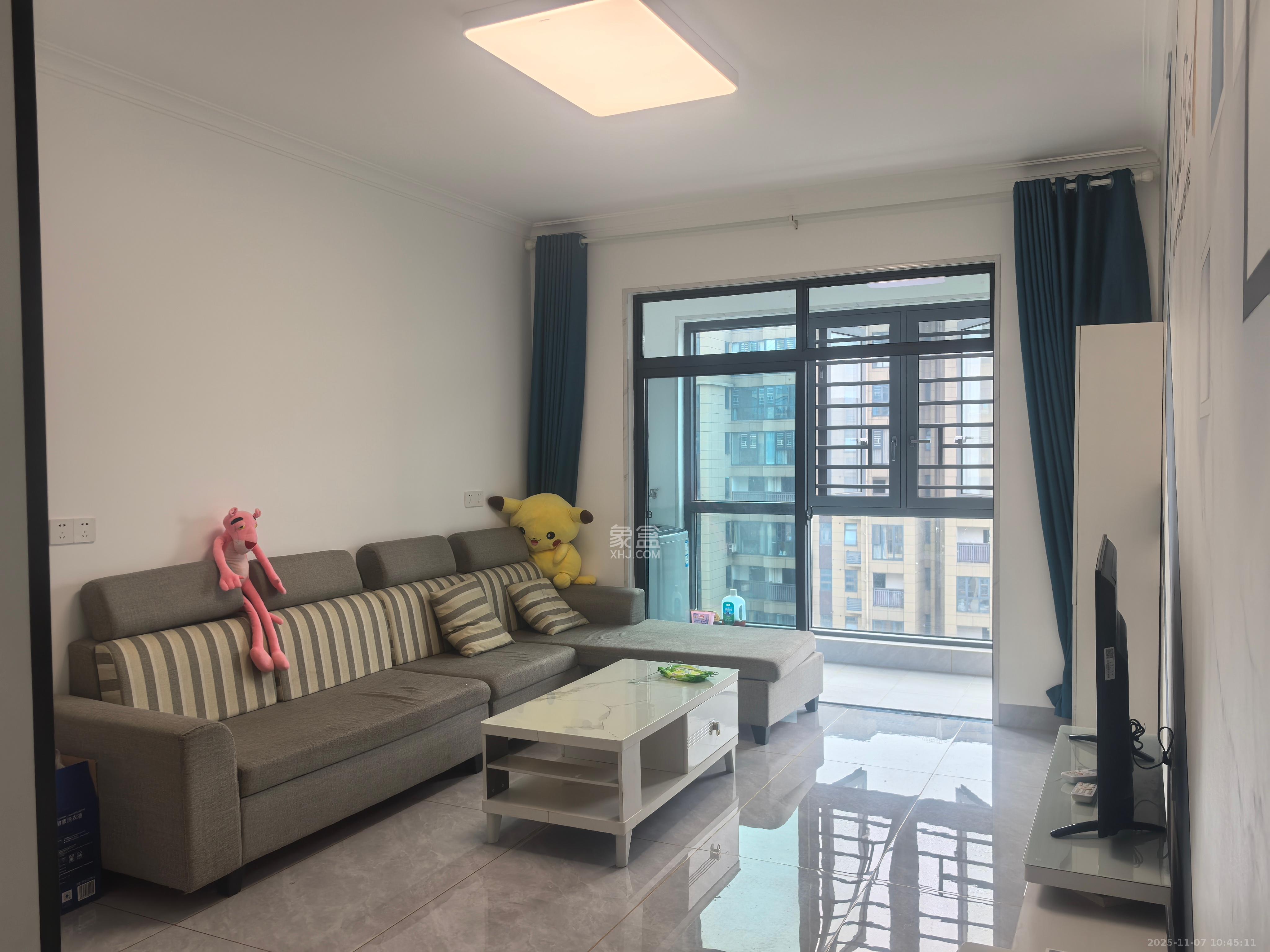 联诚雅郡  3室2厅1卫    2000.0元/月