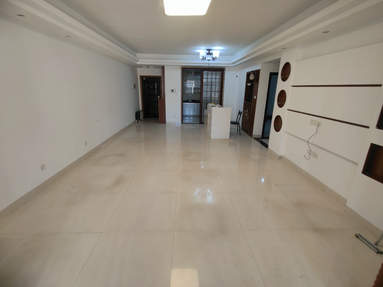 学苑公寓 4室2厅2卫 3200.0元/月 学苑公寓 4室2厅2卫 3200.0元/月室内图