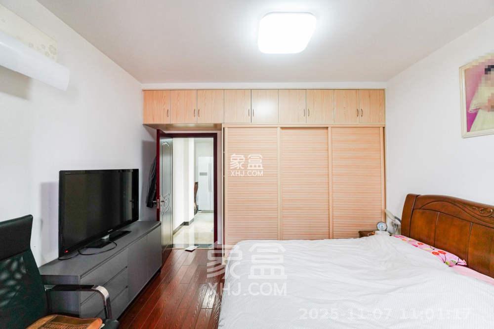 桃花古潭小区(天际绿洲) 2室1厅1卫 2000.0元/月 桃花古潭小区(天际绿洲) 2室1厅1卫 2000.0元/月室内图