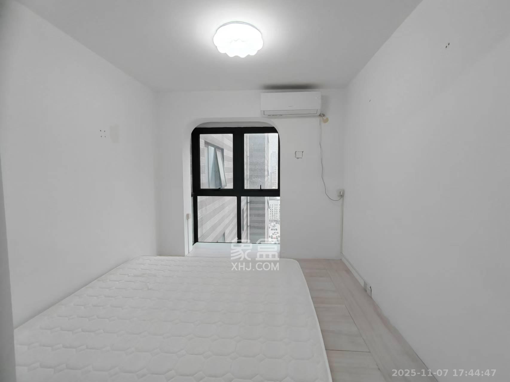 中天广场  1室1厅1卫    1600.0元/月室内图