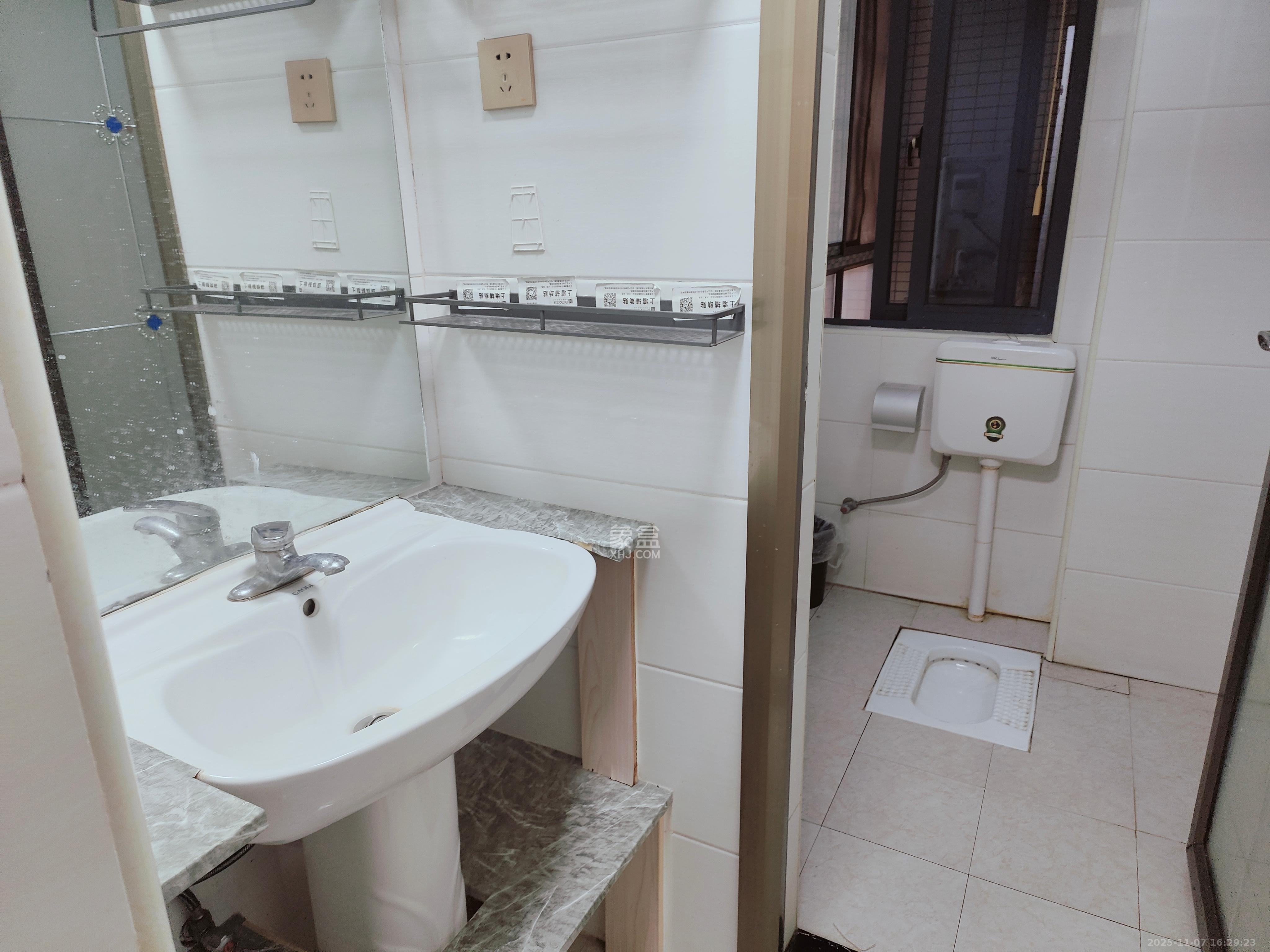 奥莱名邸  3室2厅1卫    1700.0元/月室内图