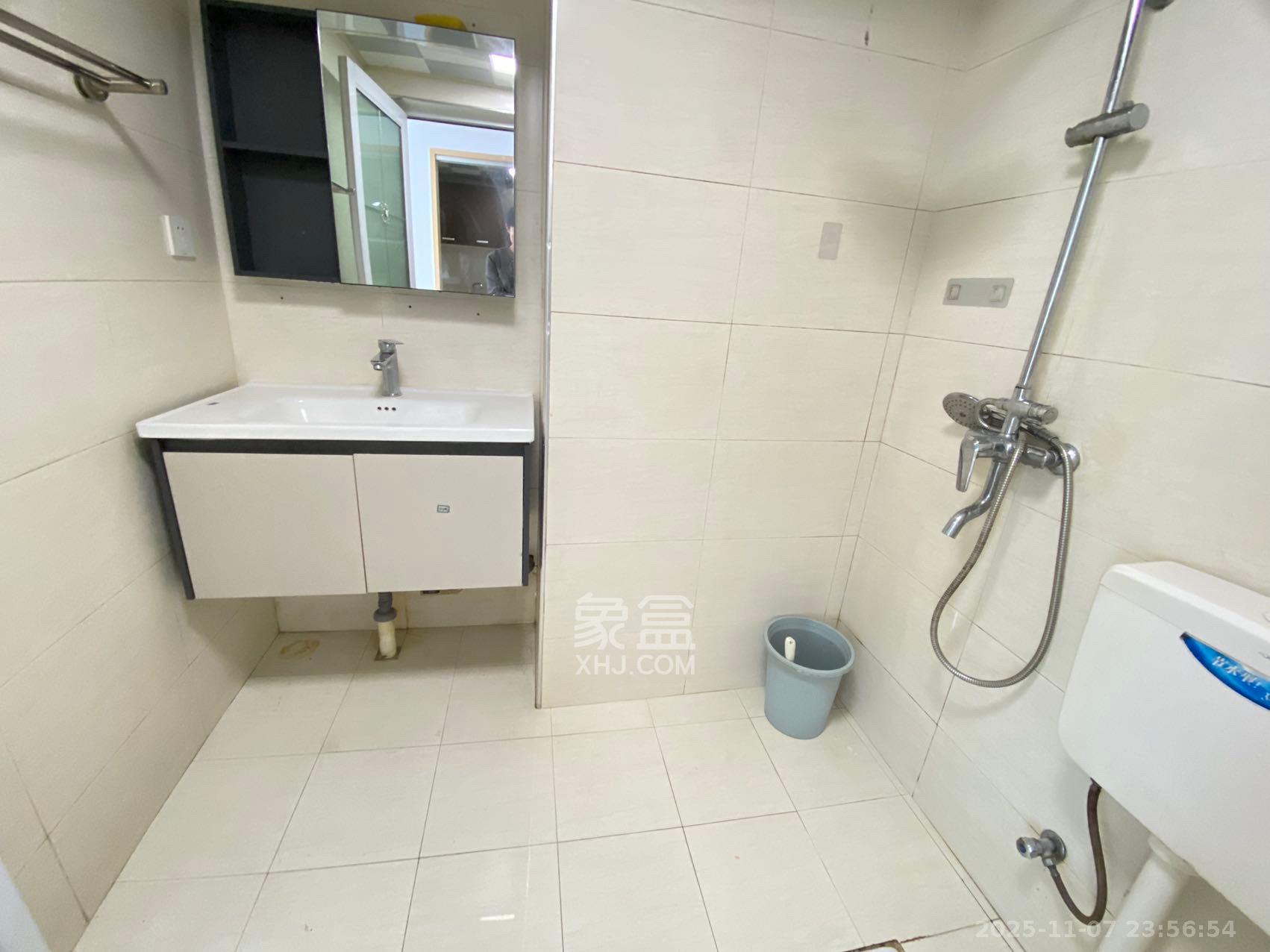 长城华都  1室1厅1卫    1600.0元/月室内图