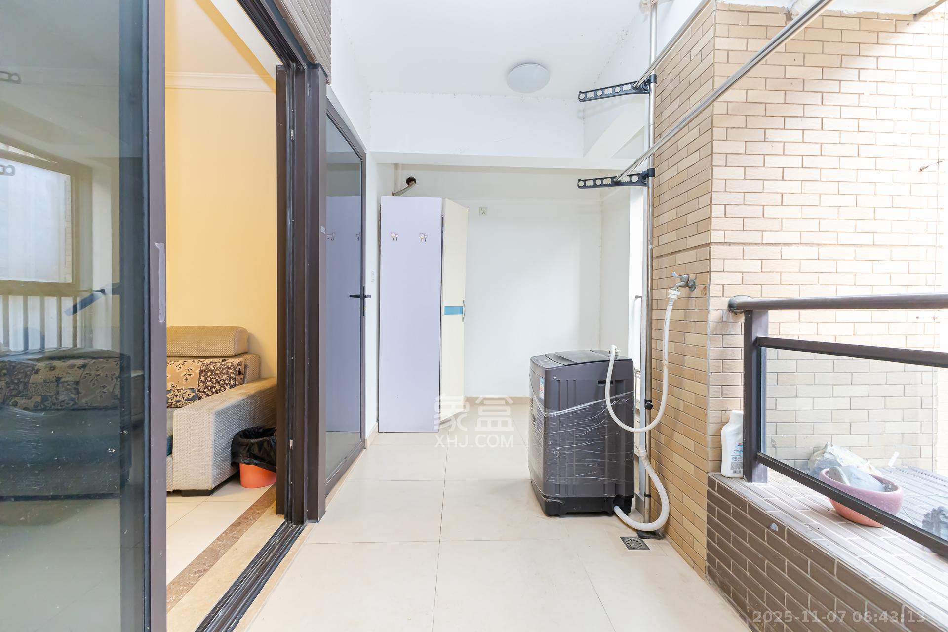 时代倾城一期 2室2厅1卫 61.0万 时代倾城一期 2室2厅1卫 61.0万阳台