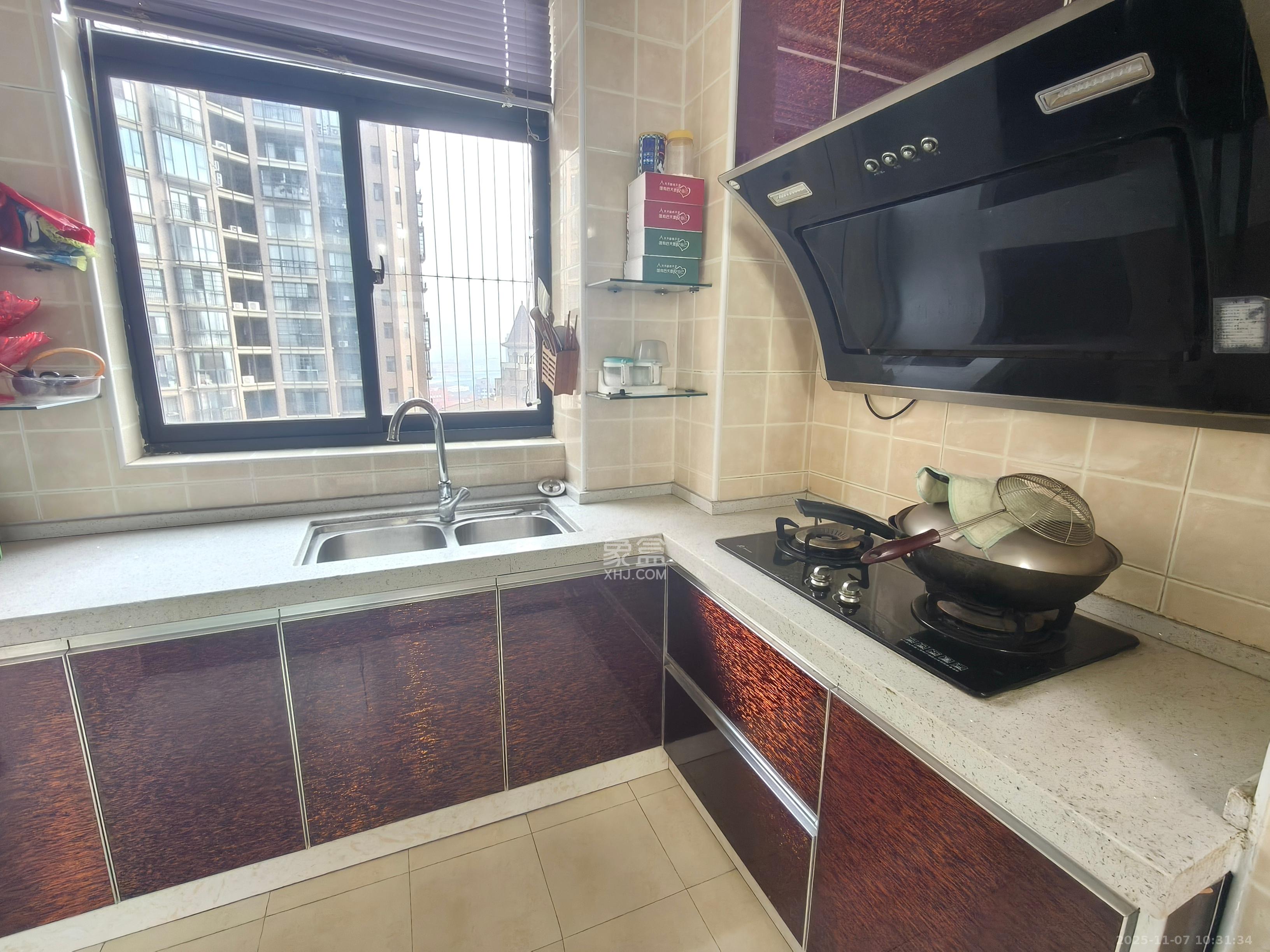 康桥长郡 3室2厅2卫 1900.0元/月 康桥长郡 3室2厅2卫 1900.0元/月室内图