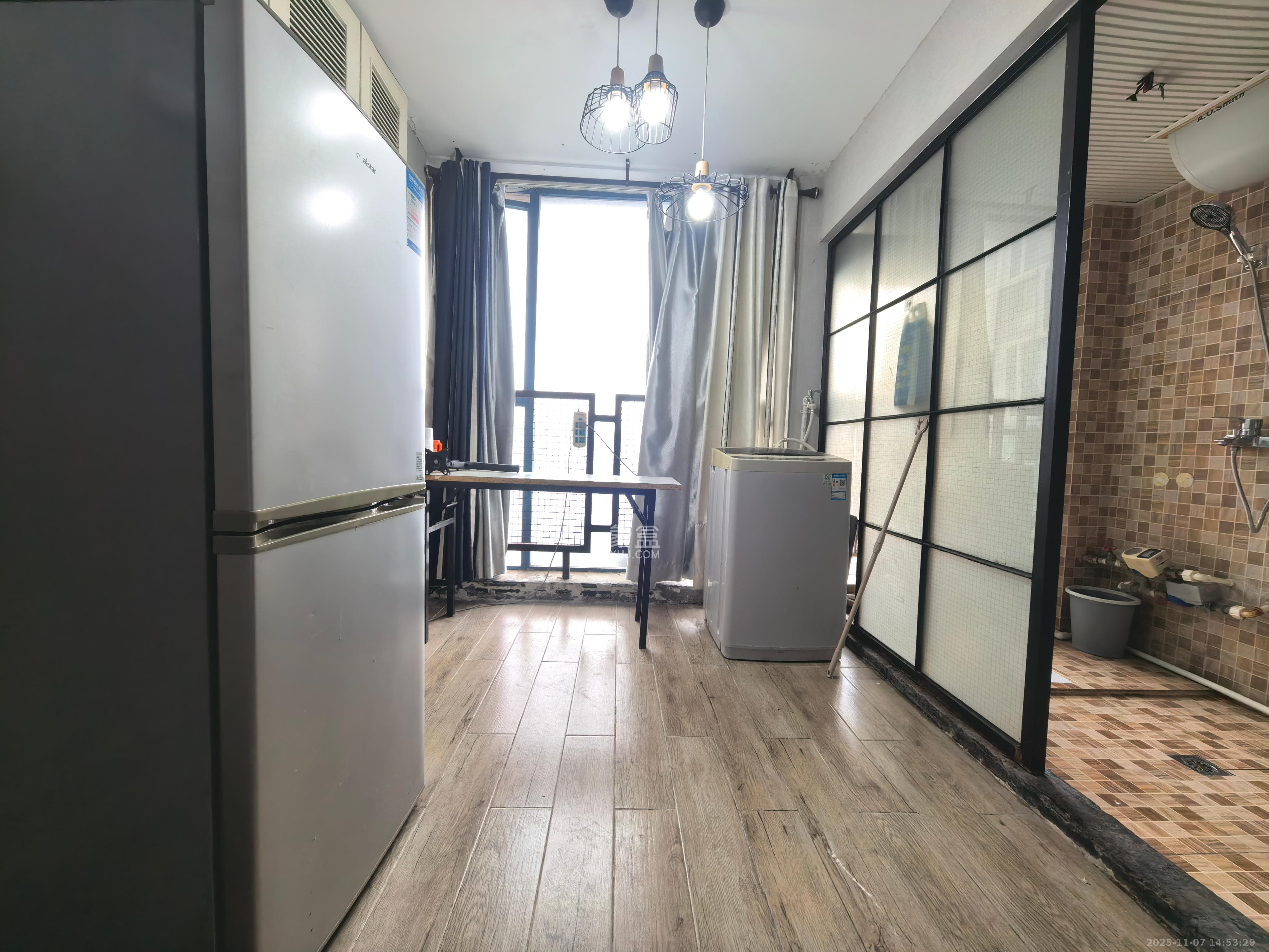 东一国际 1室1厅1卫 1600.0元/月 东一国际 1室1厅1卫 1600.0元/月室内图