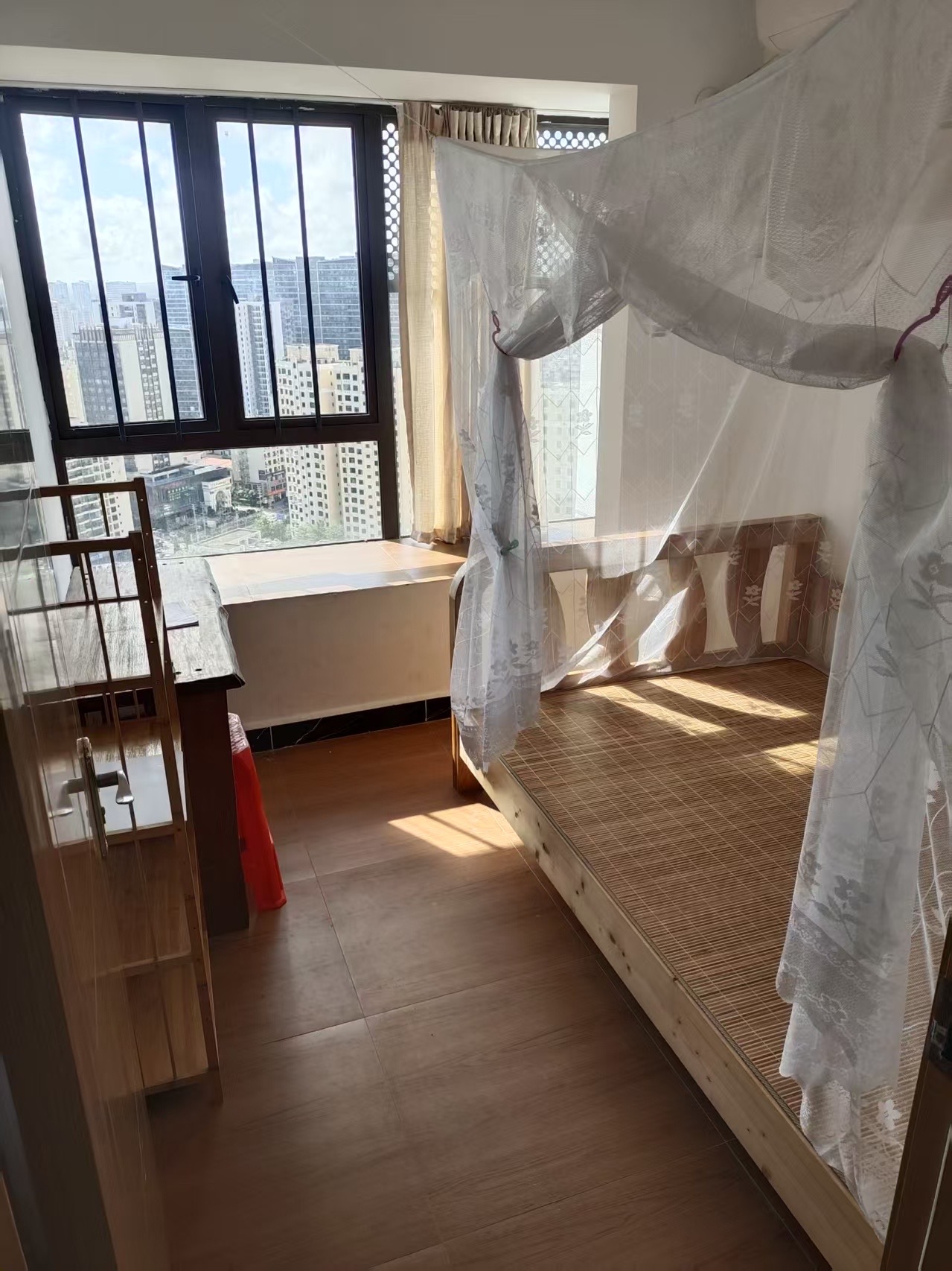 坡博家园五区 3室2厅1卫 2700.0元/月 坡博家园五区 3室2厅1卫 2700.0元/月室内图