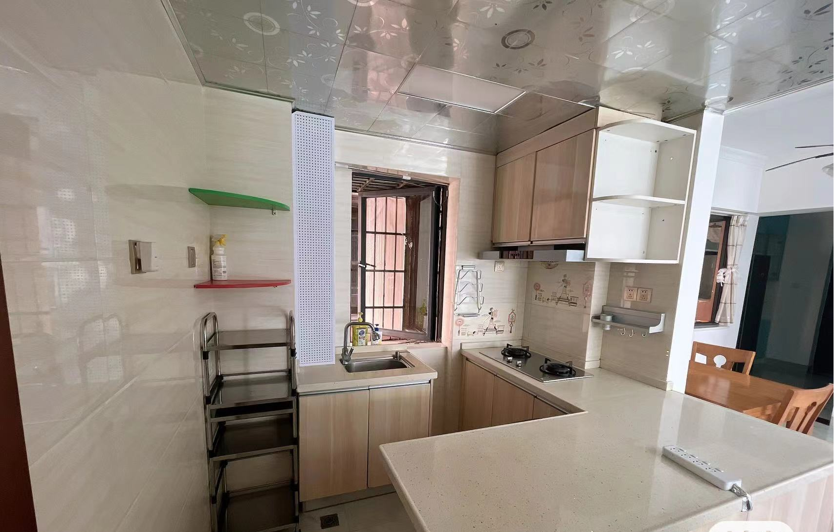 星华佳园 1室2厅2卫 3200.0元/月 星华佳园 1室2厅2卫 3200.0元/月室内图