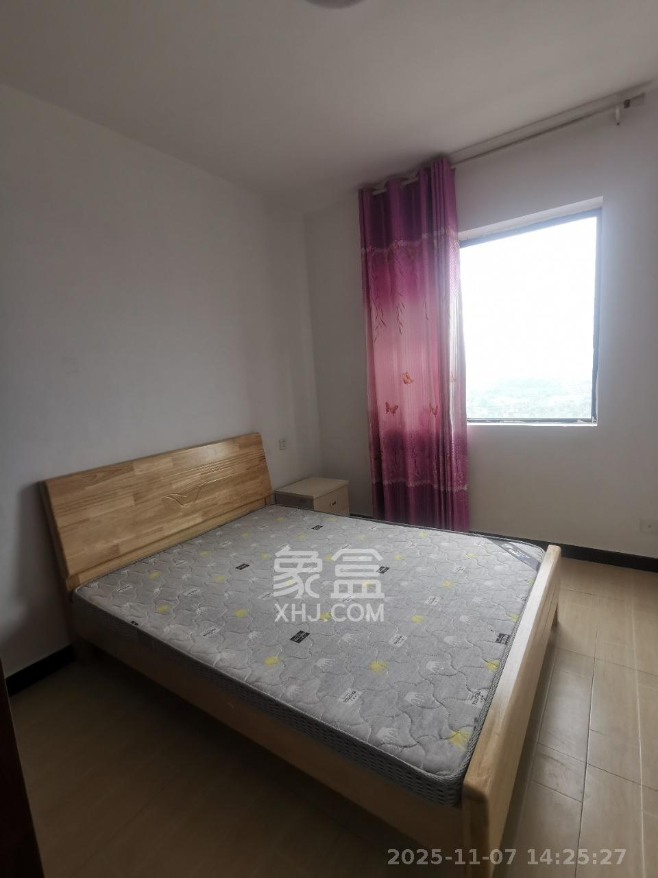 佳辉丽景鑫城  3室2厅1卫    2000.0元/月室内图