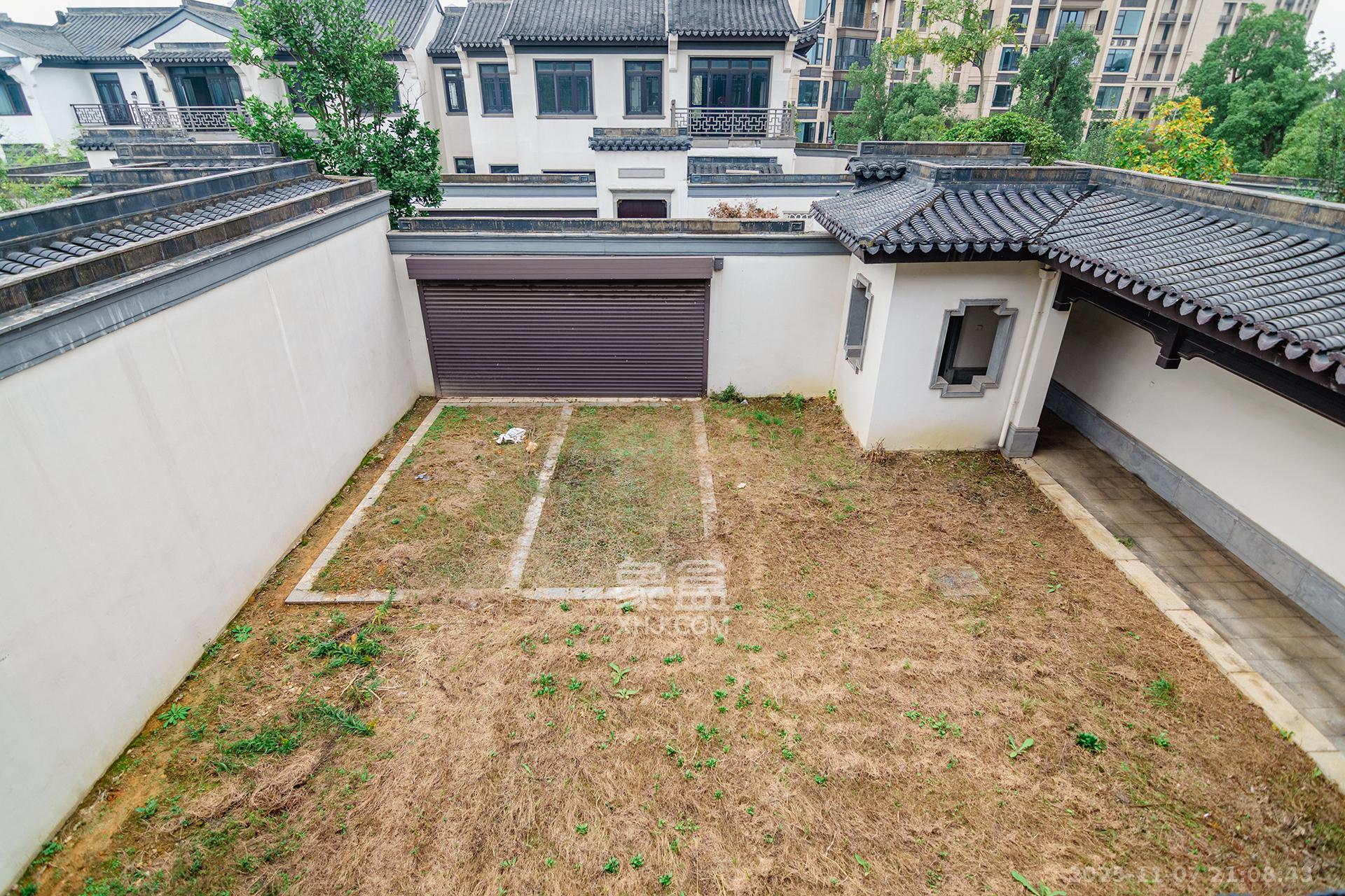 绿城高尔夫小镇  6室2厅4卫    390.0万其他