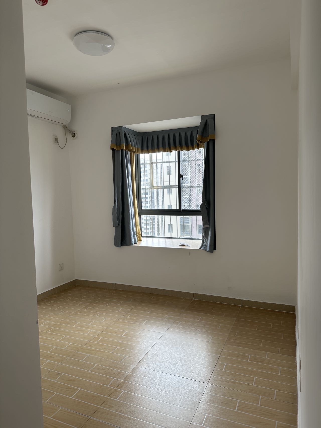 道客和悦坊  3室2厅2卫    125.0万客厅