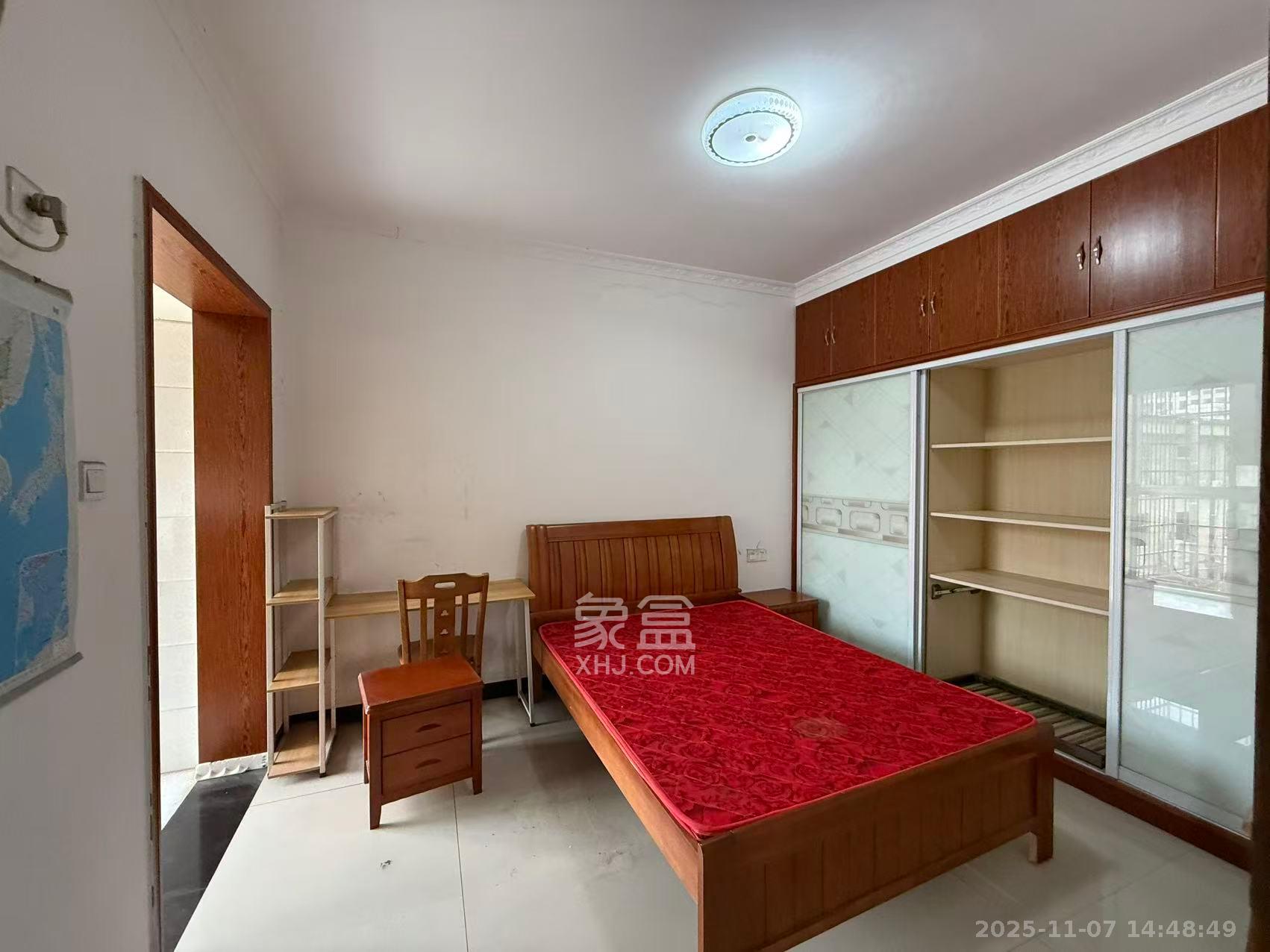 先锋新宇  1室2厅1卫    1800.0元/月室内图