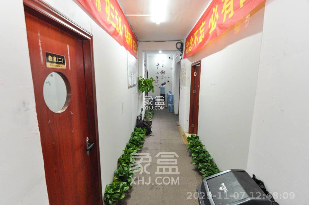 中海梅溪湖壹号 4室2厅3卫 4300.0元/月 中海梅溪湖壹号 4室2厅3卫 4300.0元/月室内图