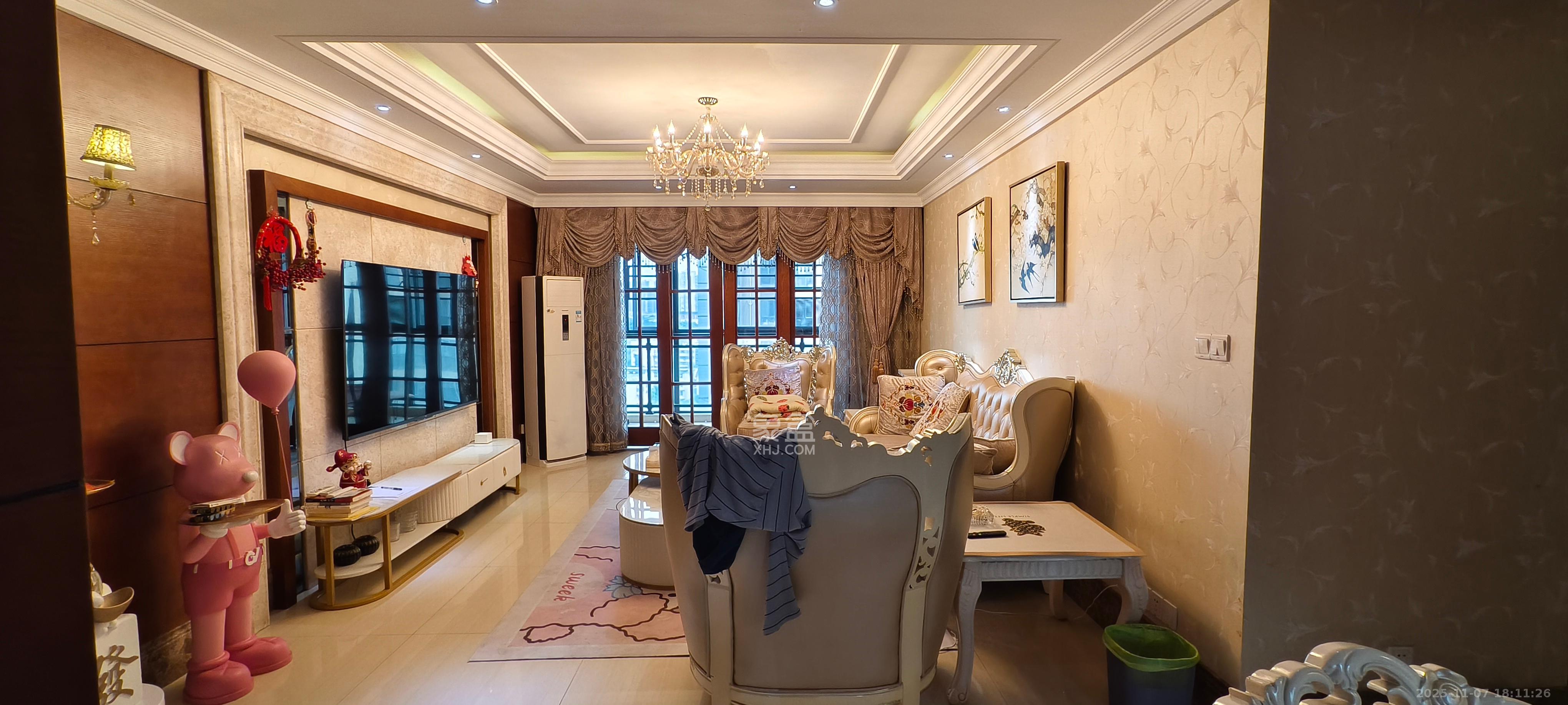 剑桥名门  3室2厅2卫    3550.0元/月