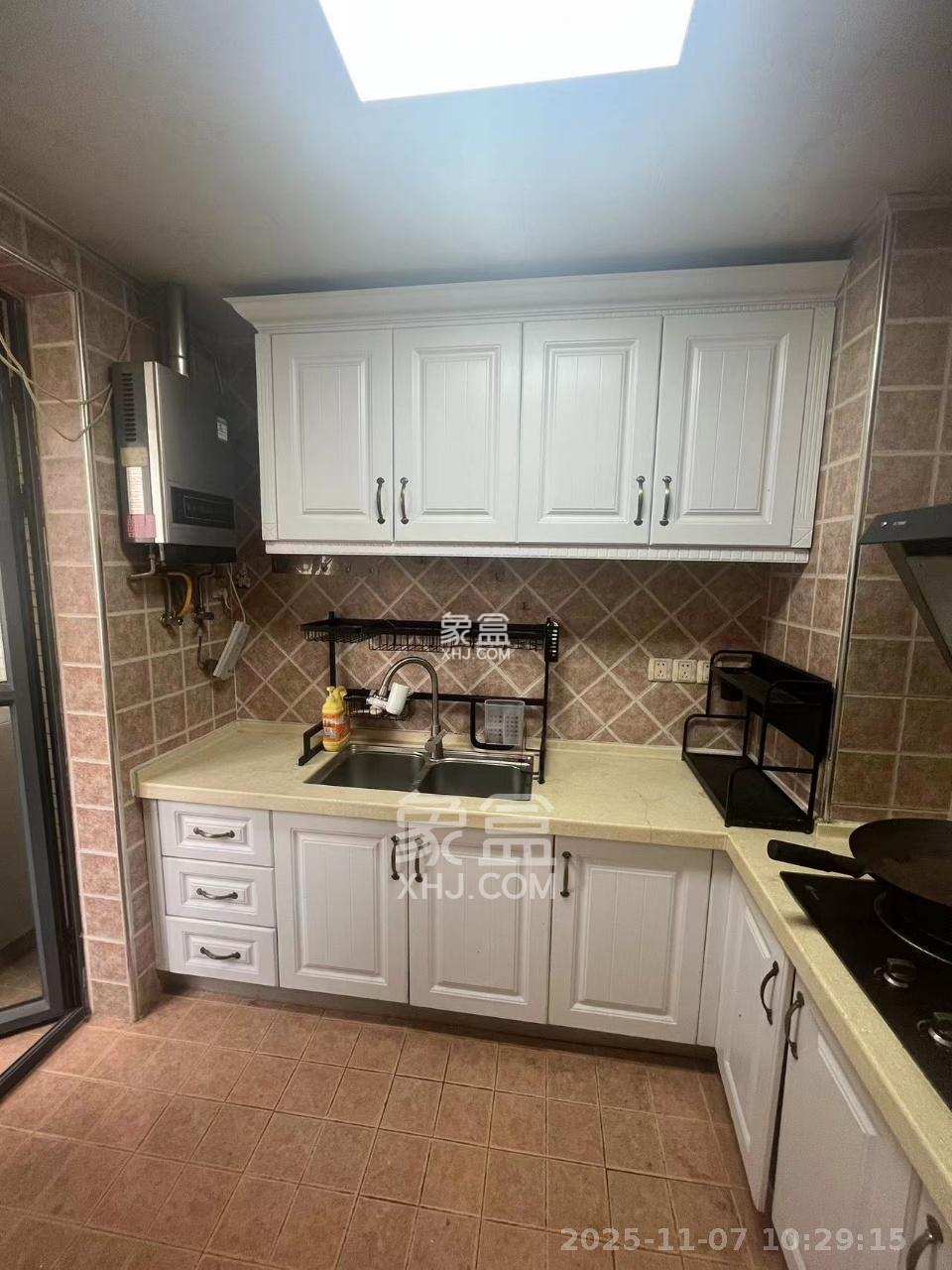 兰亭优壳(隽峰苑) 3室2厅1卫 2700.0元/月 兰亭优壳(隽峰苑) 3室2厅1卫 2700.0元/月室内图