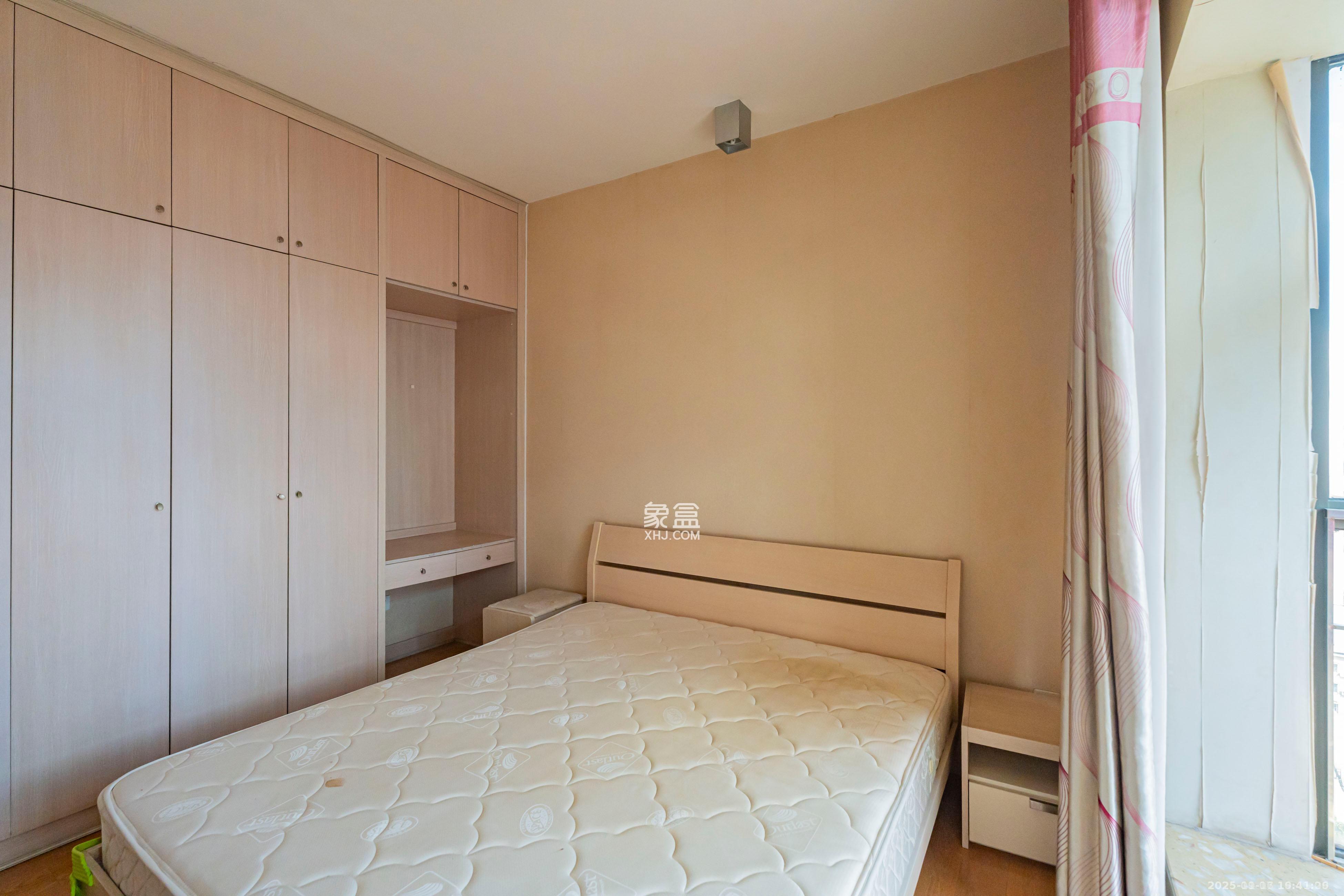 盛世美居荷园 3室1厅2卫 2800.0元/月 盛世美居荷园 3室1厅2卫 2800.0元/月室内图