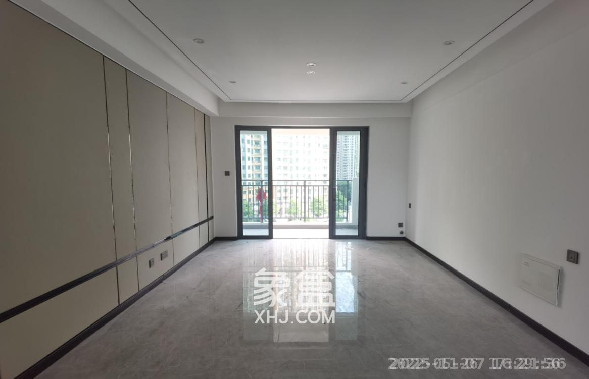 卓越中寰  3室2厅2卫    4200.0元/月室内图