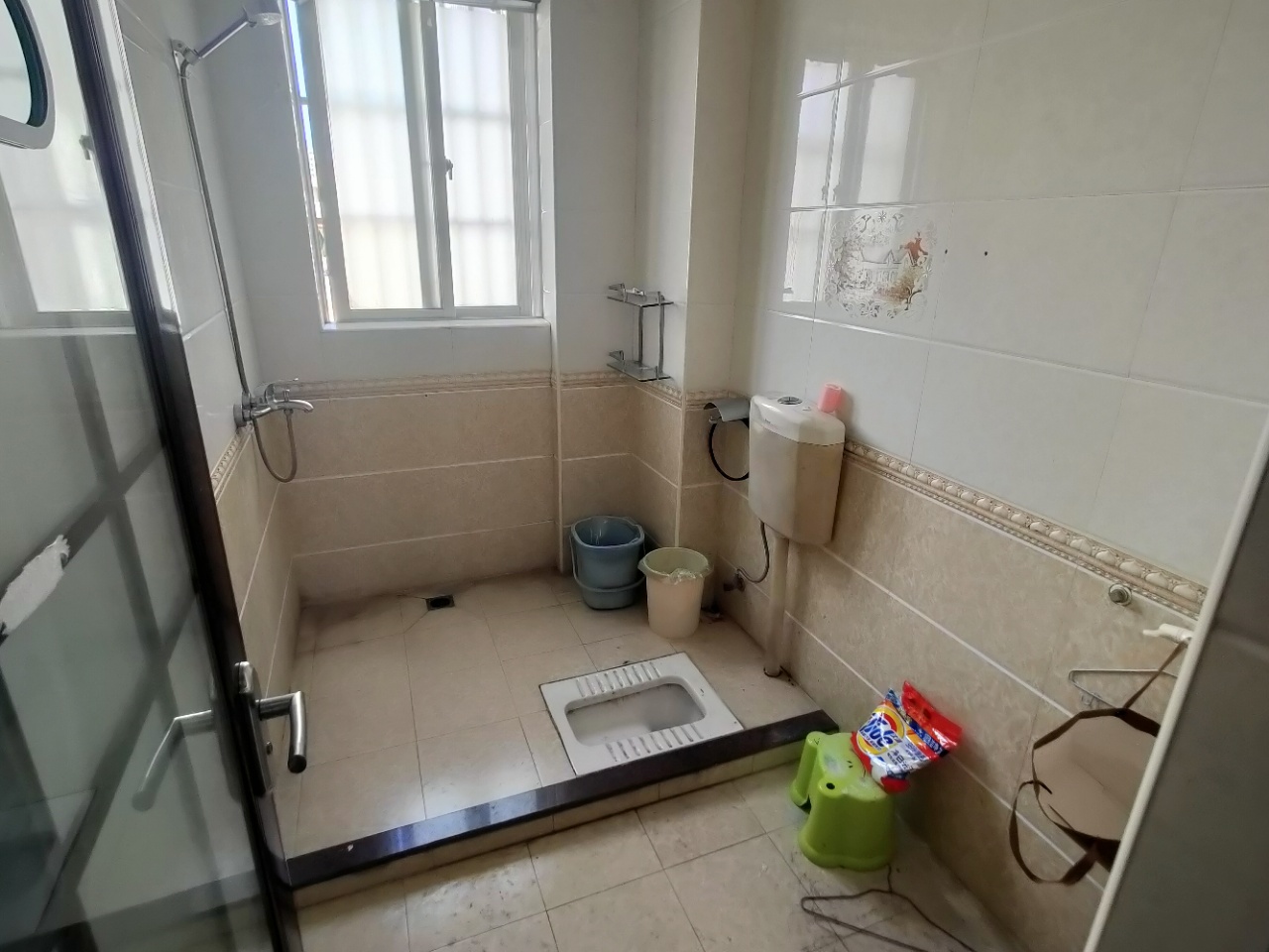 学苑公寓  4室2厅2卫    3200.0元/月室内图