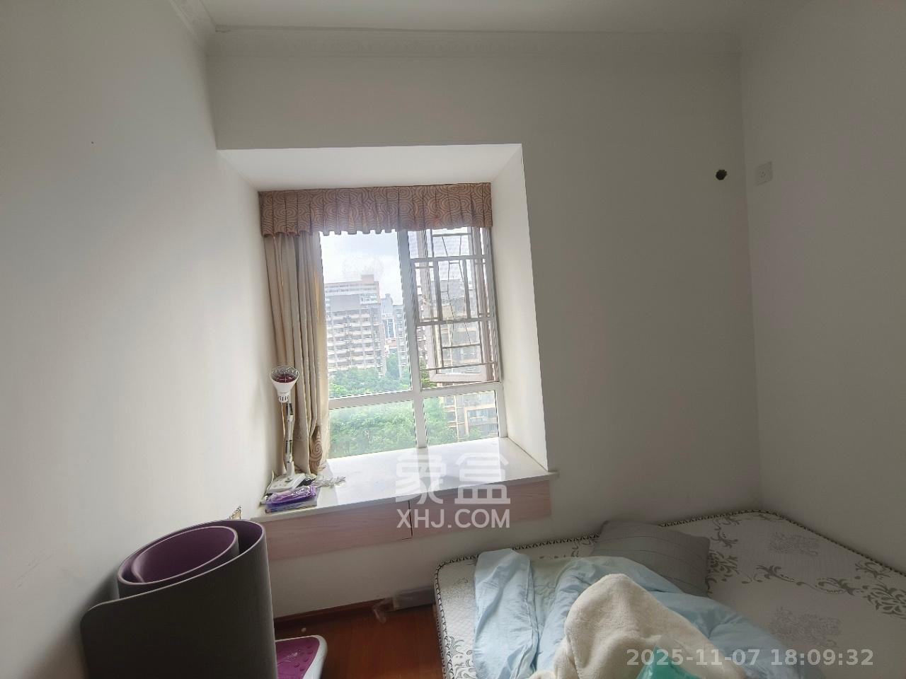 泊爱蓝湾  3室1厅2卫    3200.0元/月室内图