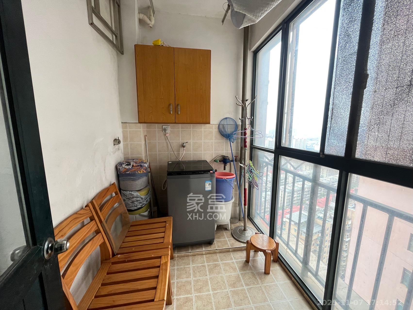 先锋东外滩  3室2厅2卫    2600.0元/月室内图