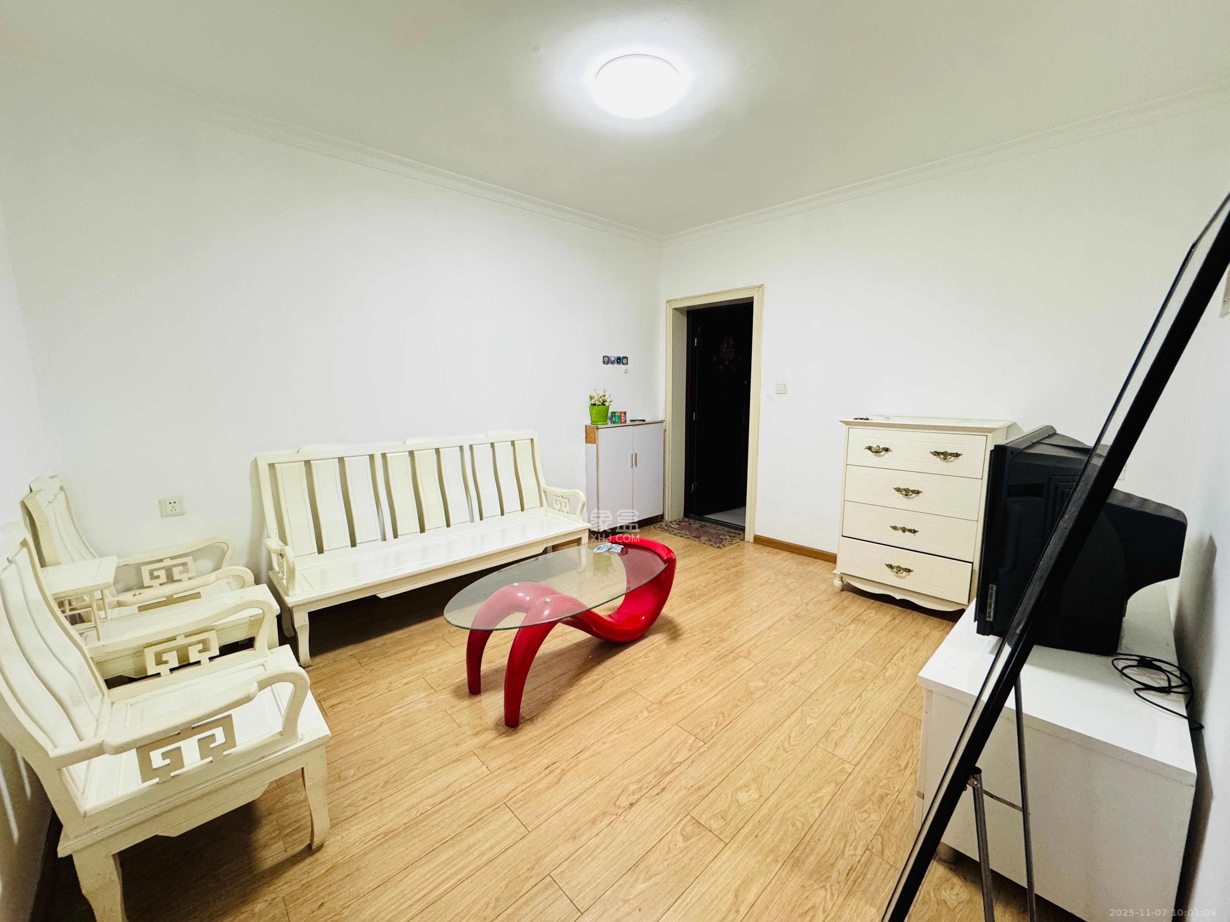 东瓜山一村  1室2厅1卫    1200.0元/月