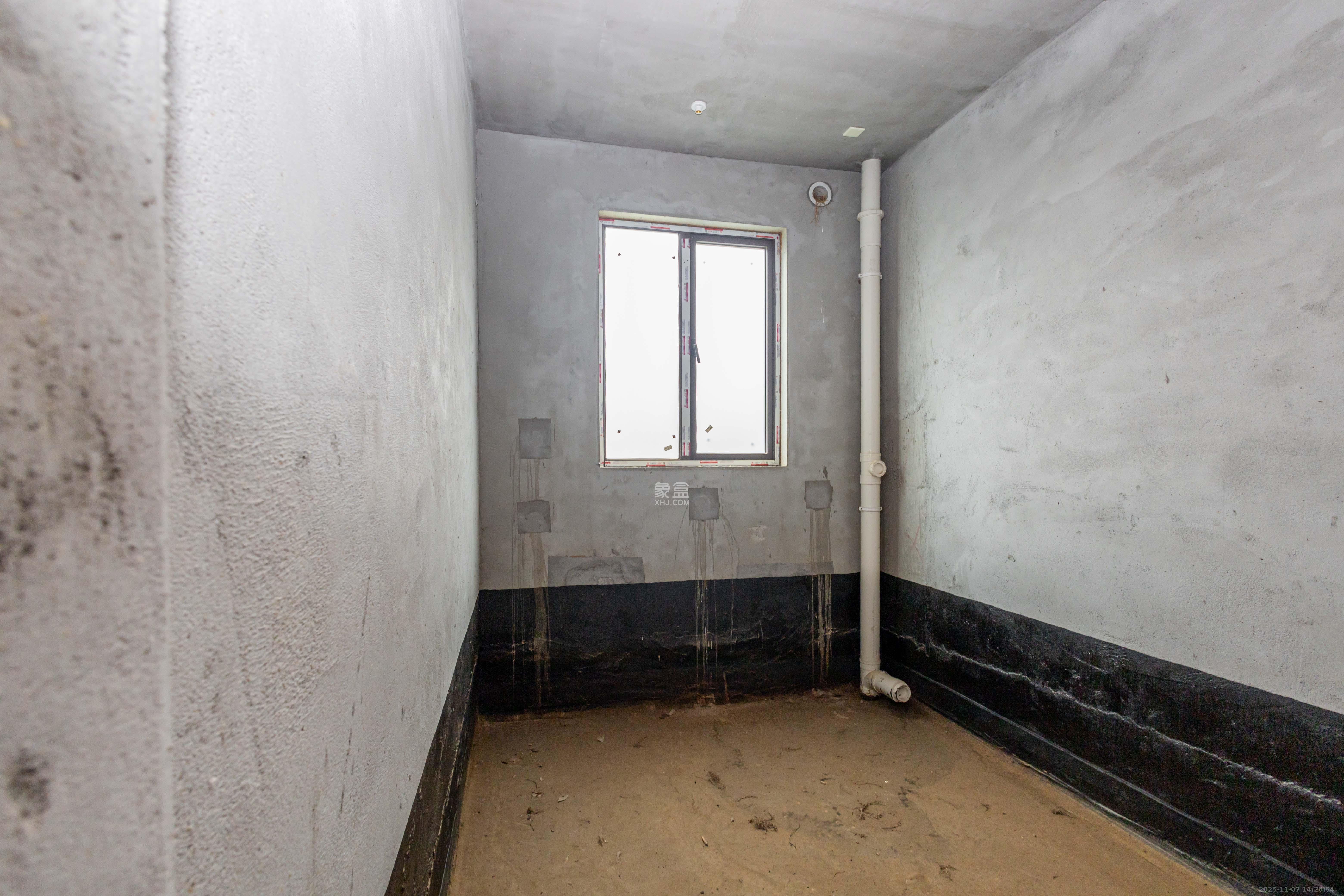 湘域芯城二期  4室2厅2卫    380.0万卫生间