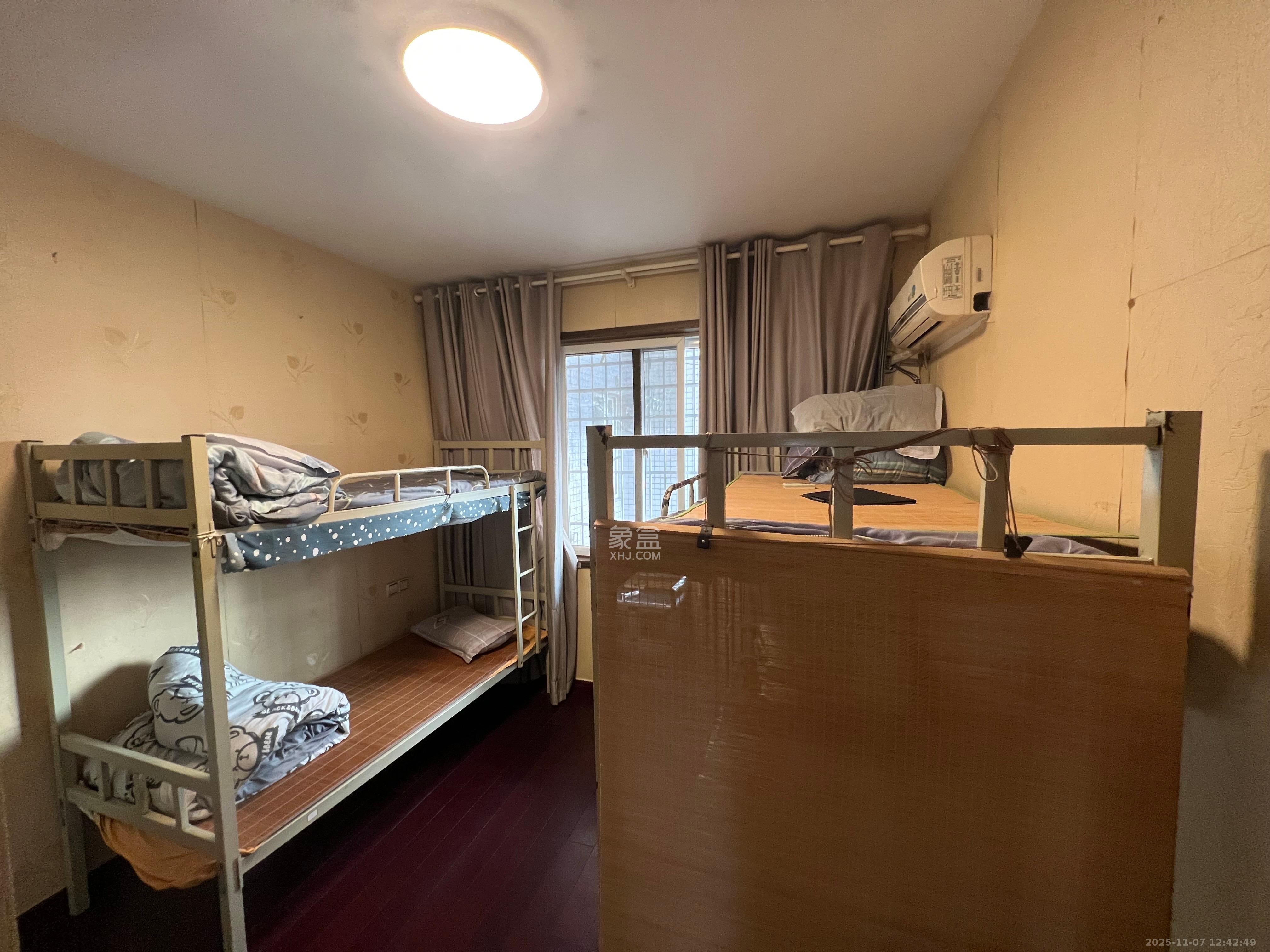 五一华府 4室2厅2卫 4300.0元/月 五一华府 4室2厅2卫 4300.0元/月室内图