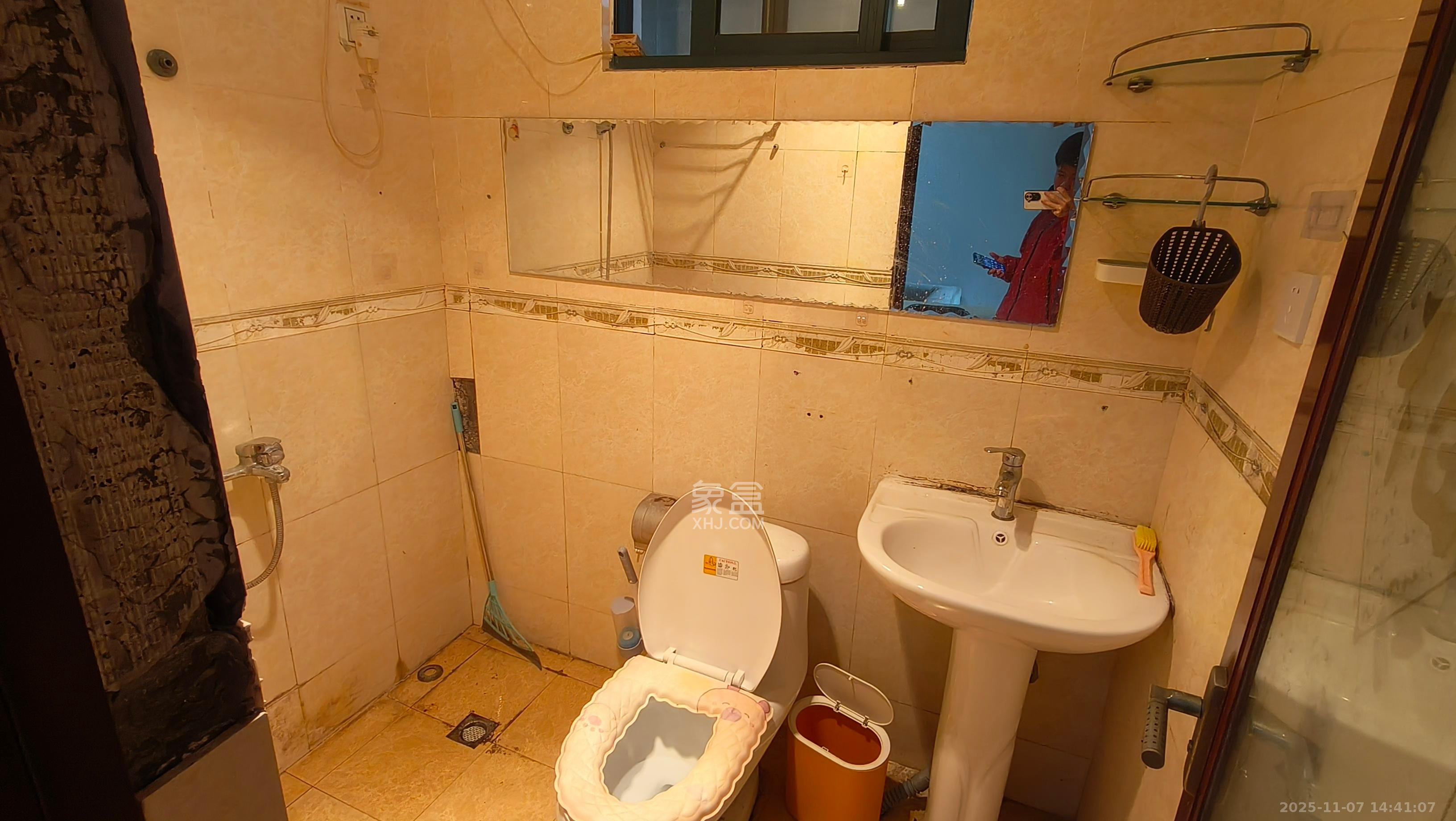 中江国际花城  1室1厅1卫    1700.0元/月室内图