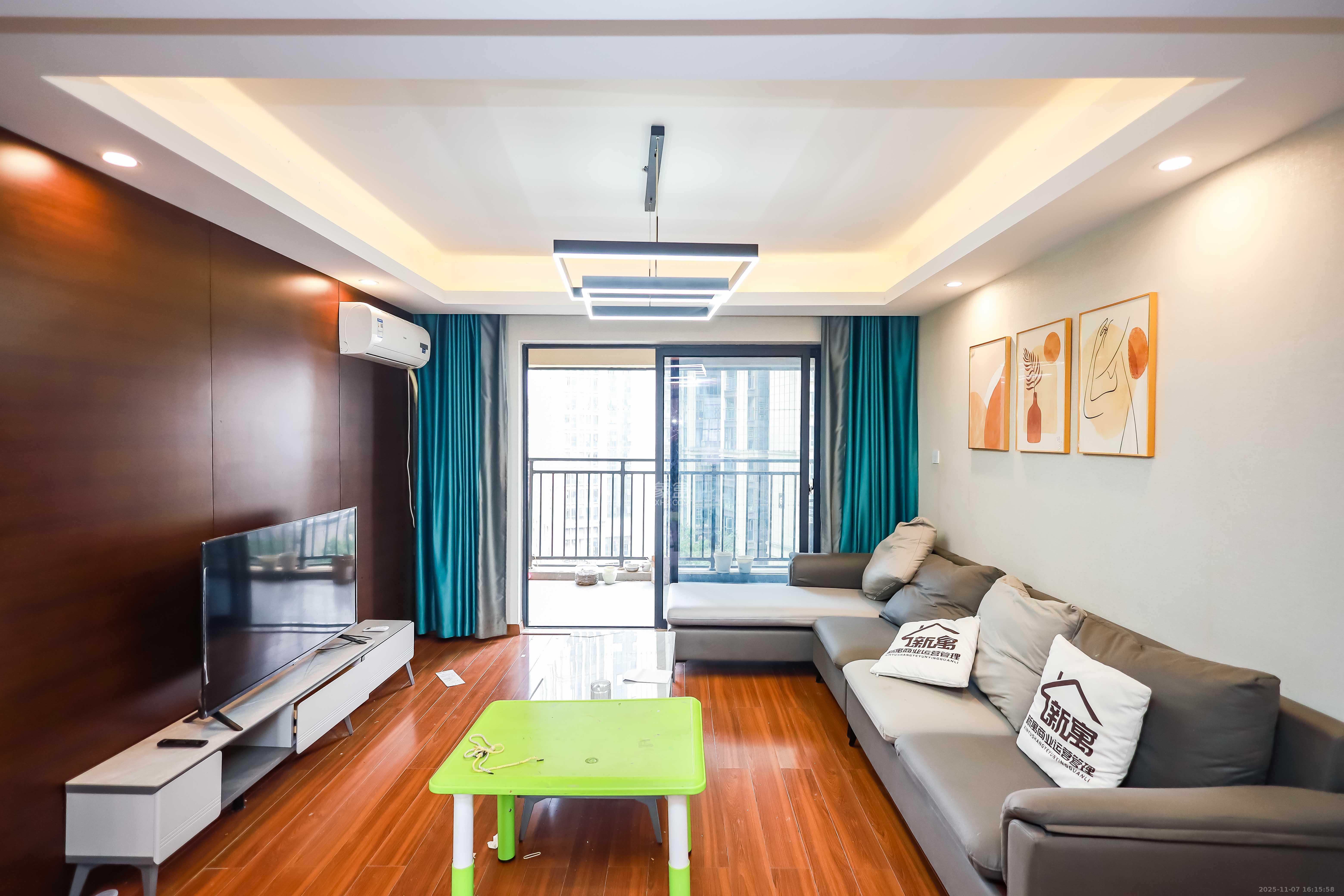 荣泰广场  4室2厅2卫    105.0万