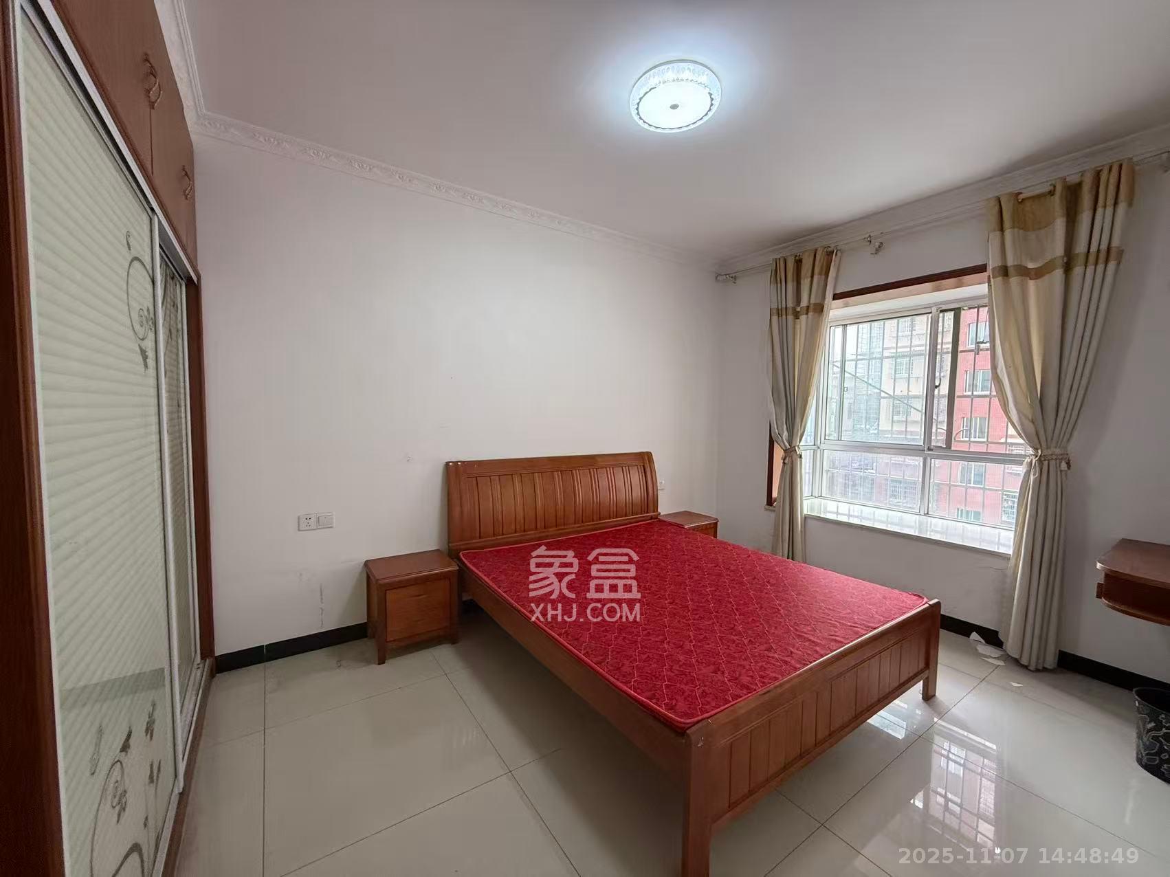 先锋新宇  1室2厅1卫    1800.0元/月室内图