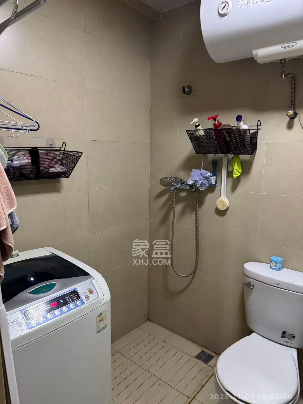 万科金色家园 1室1厅1卫 1300.0元/月 万科金色家园 1室1厅1卫 1300.0元/月室内图