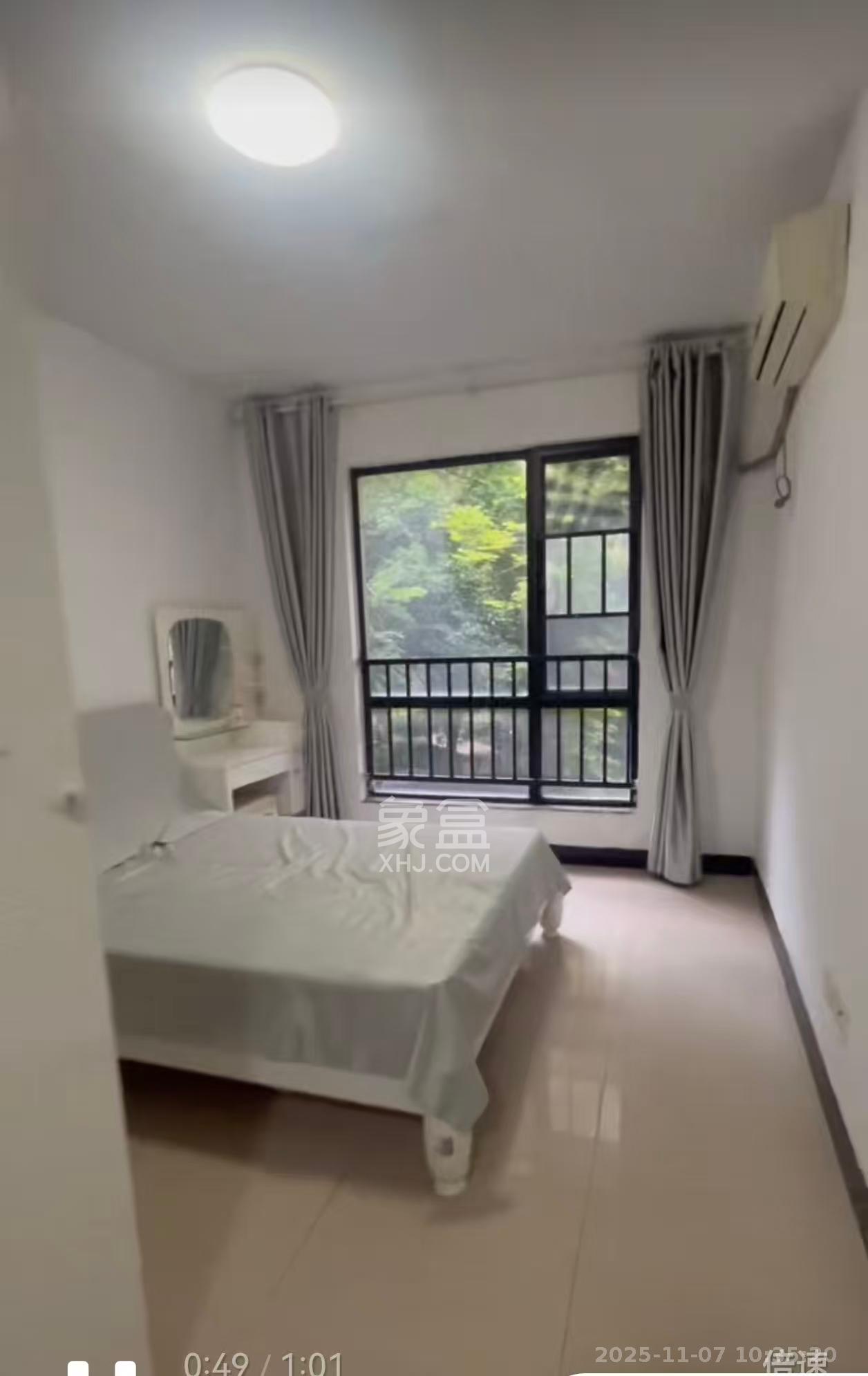 翡翠云天  3室2厅2卫    2500.0元/月室内图