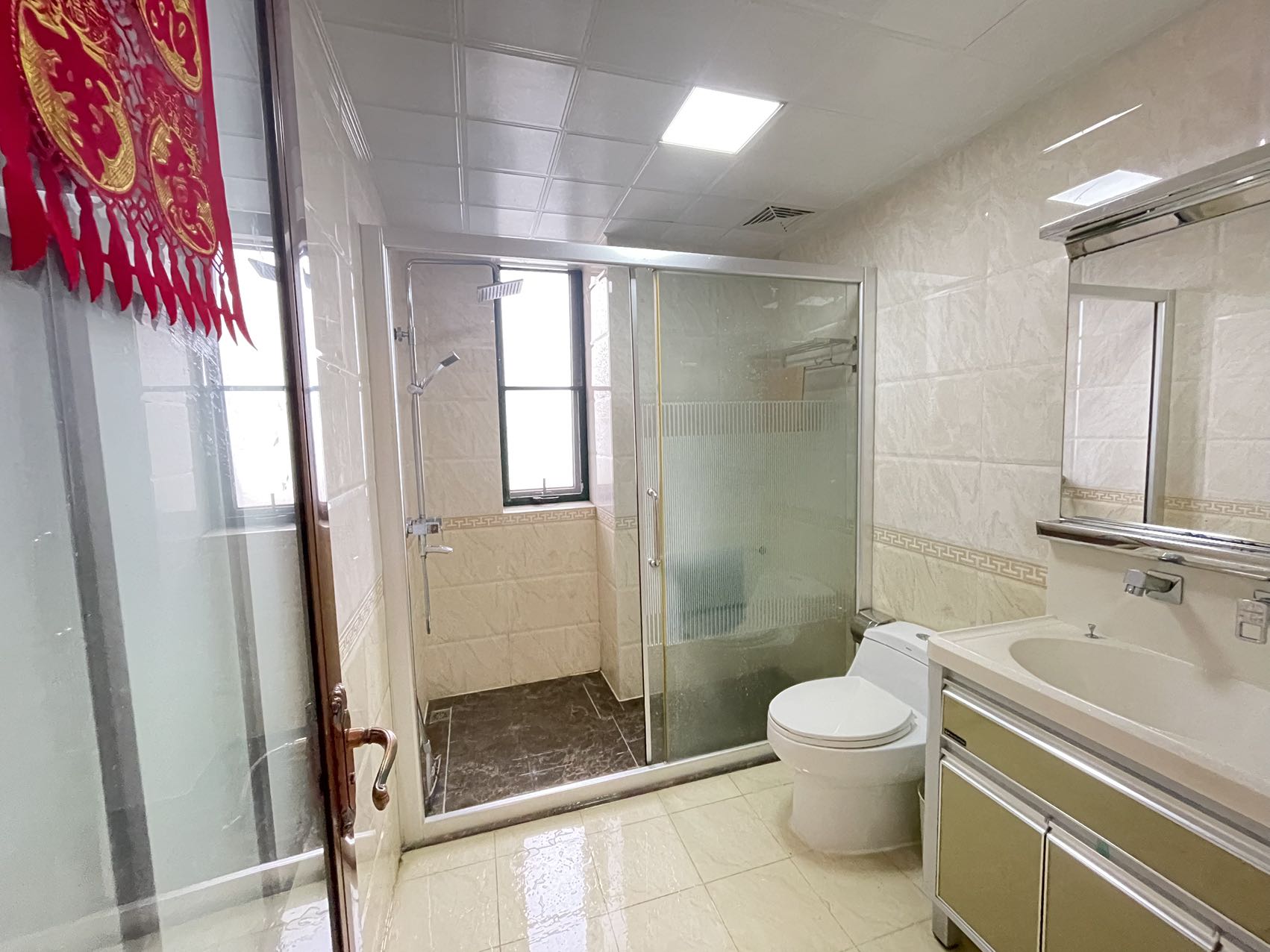 海阔天空-国瑞城二期(雅仕苑) 4室2厅2卫 6200.0元/月 海阔天空-国瑞城二期(雅仕苑) 4室2厅2卫 6200.0元/月室内图