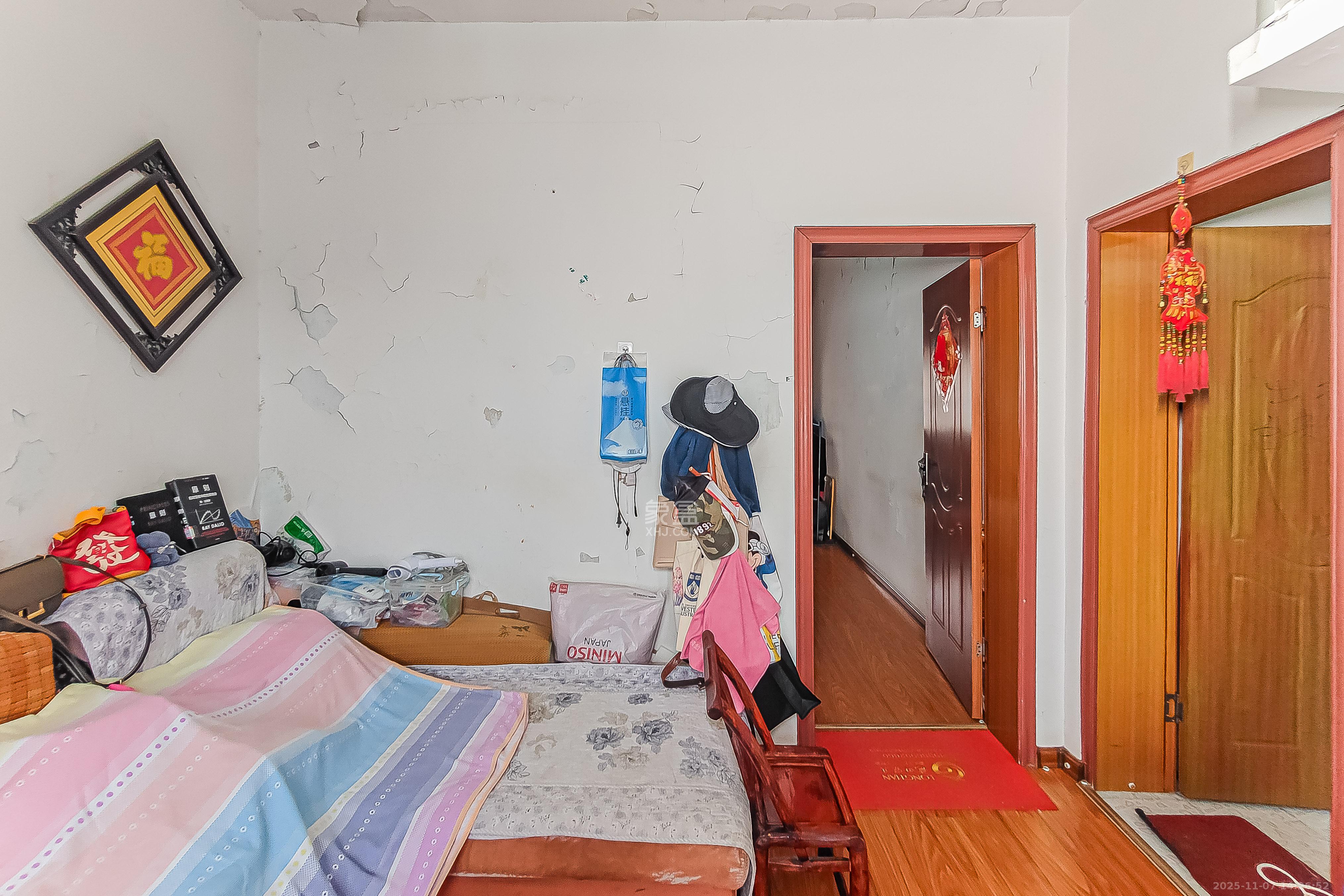 熙台岭巷散盘  1室1厅1卫    29.0万客厅