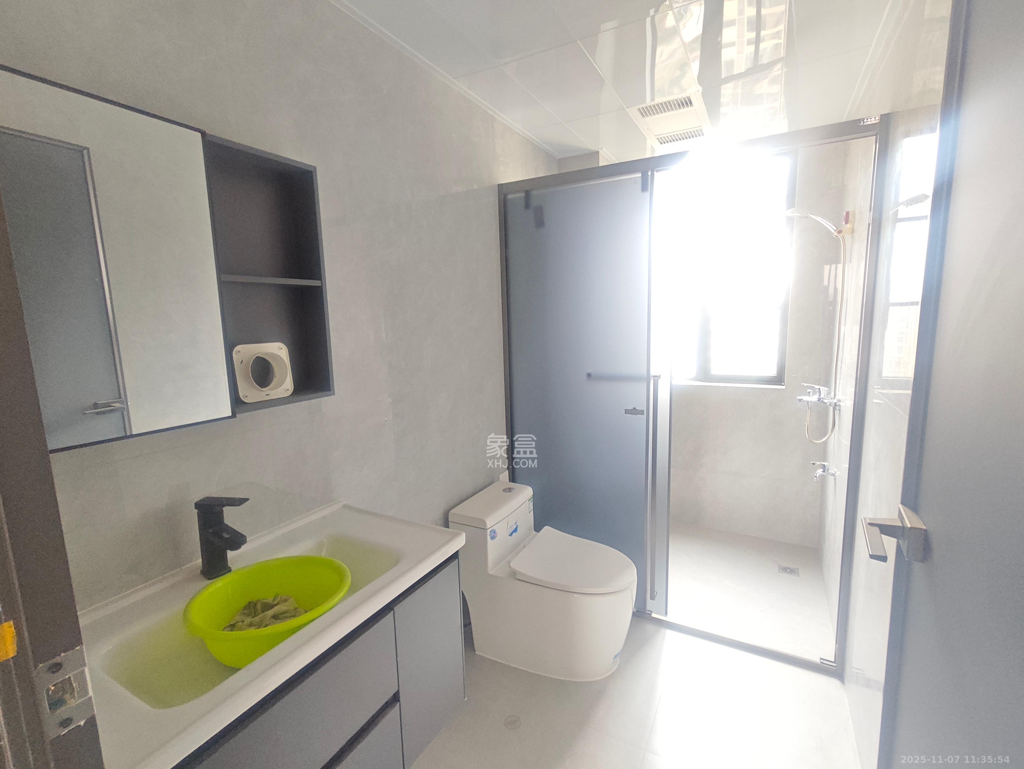 岭福家苑(天心佳苑) 3室2厅2卫 3600.0元/月 岭福家苑(天心佳苑) 3室2厅2卫 3600.0元/月室内图